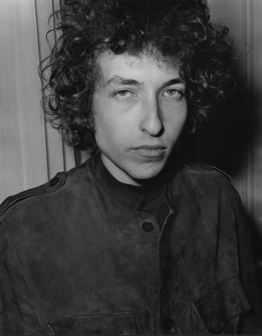 Bob Dylan Rare Unpublished Early Sixties Photograph: Bob Dylan Rare Unpublished Early Sixties Photograph Photographer: Cyrus Andrews Excellent Condition Dimensions: 11" by 14"
