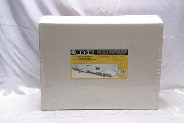 Lionel Train Set 11821 Sears Zenith NYC Flyer set: 11821 Sears Zenith NYC Flyer set. Gauge: O-27 Item Quality: Q1 Box Quality: B1