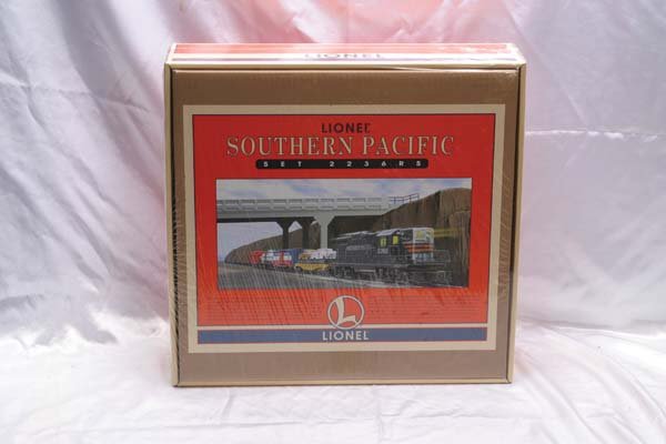 Lionel Train Set 11913 SP GP-9 freight set.: 11913 SP GP-9 freight set. Gauge: O Item Quality: Q1 Box Quality: B1