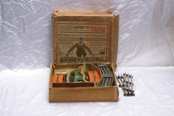 Lionel Train Set 155 NYC passenger set.: 155 NYC passenger set. Gauge: O Item Quality: Q2 Box Quality: B4