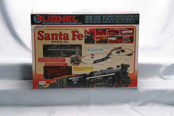 Lionel Train Set 11900 ATSF Special Freight set.: 11900 ATSF Special Freight set. Gauge: O-27 Item Quality: Q1 Box Quality: B1