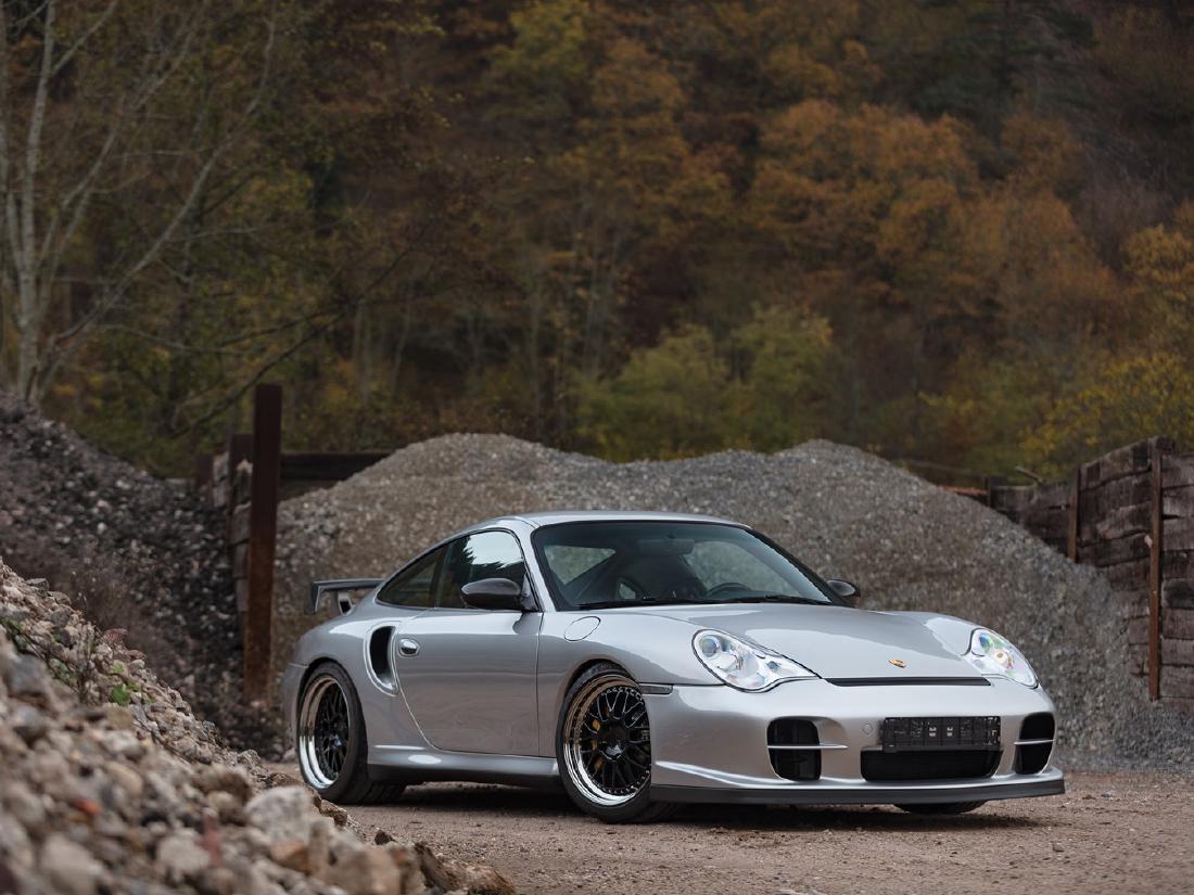 2002 Porsche 911 GT2: • Extensive performance upgrades by Sportec • Produces a staggering 580 bhp and 730 nm of torque! • Just over 42,000 km from new A true factory-tuned hot rod, the 996-generation Porsche 911 GT2