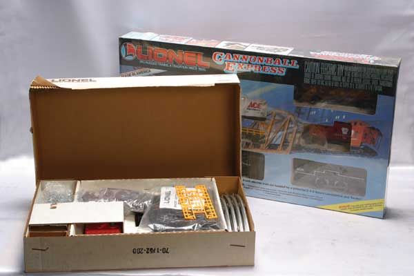 Lionel Train Sets 11752 Timbermaster freight set: 11752 Timbermaster freight set, 11762 True Value Cannonball Express freight set. Q1 B1-B2 Gauge: O-27