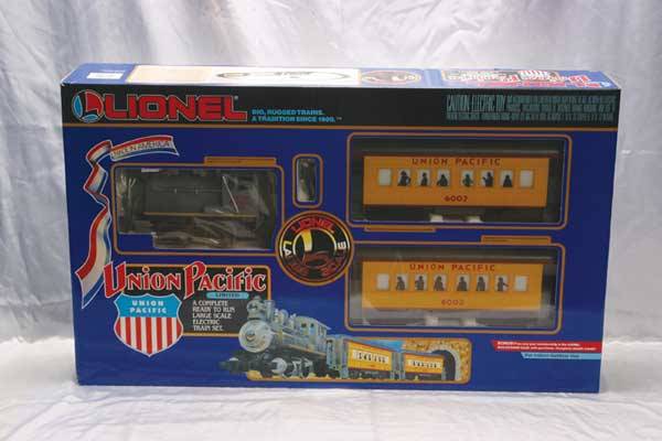 Lionel Train Set 81006 UP Limited passenger set.: 81006 UP Limited passenger set. Gauge: G Item Quality: Q1 Box Quality: B1