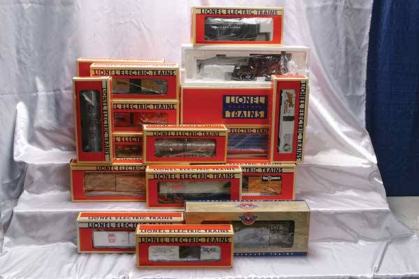 Lionel Club/Freight Cars 16128 ALASK tank car, 16: 16128 ALASK tank car, 16242 GTW auto carrier with screens, 16396 ALASK flat car with bulkheads, 16397 Milwaukee Road I-Beam flat car, 16658 EL 6-wheel crane car, 16673 LL steam tender, 17214 Rail Box