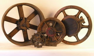 INTERNATIONAL HARVESTER ITEMS Lot of Internation: Lot of International Harvester items including an original box for a fuel pump kit (parts notincluded); two thermometers; a tin sign; a tool box; a cast iron IHC wall hanging and a IH chrome plated di