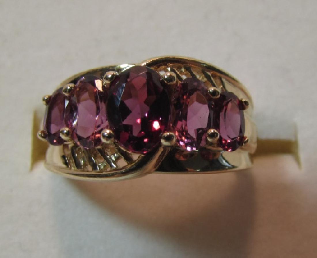3CT GARNET 14K GOLD RING SIZE 7: 3 CARATS OF GENUINE GARNETS SET IN 14K YELLOW GOLD SIZE 7. 4.8 GRAMS. (USA SHIPPING $8)