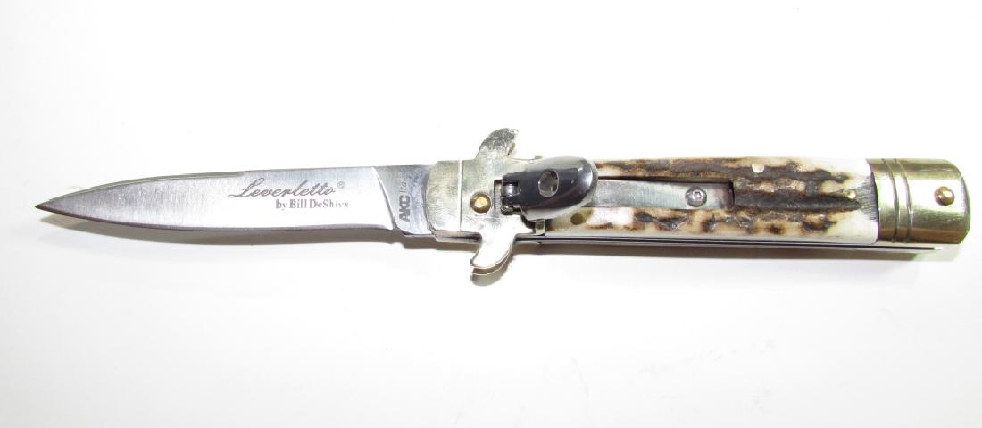 LEVERLETTO KNIFE DESHIVS AKC AUTOMATIC SWITCHBLADE: PUSH-BUTTON AUTO STILETTO KNIFE BY BILL DESHIVS. STAG SCALES, D2 STEEL BLADE. 3 1/4" BLADE, 7 5/8" OVERALL. (USA SHIPPING $10)