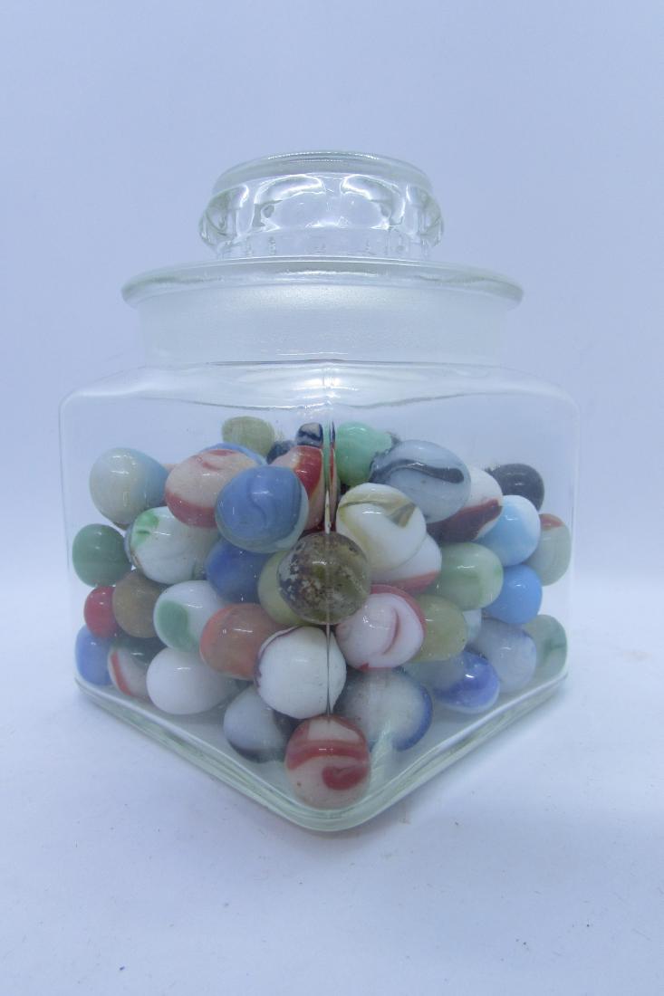 ANTIQUE 100 MARBLE LOT IN APOTHECARY GLASS JAR (1 of 4)