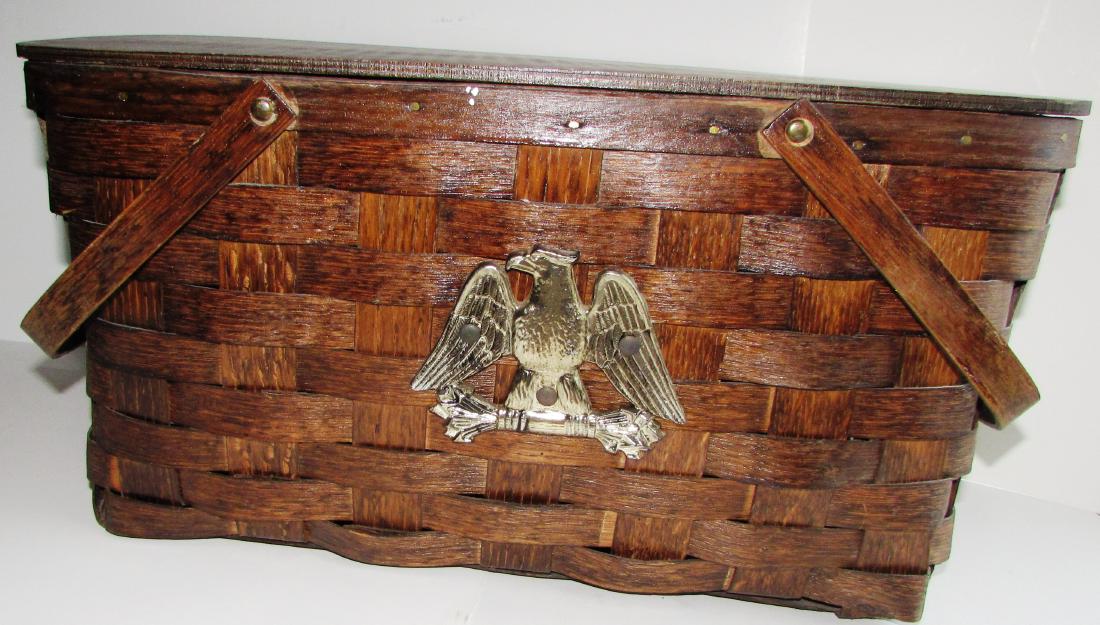 VINTAGE WEAVE BASKET PICNIC WOOD EAGLE WOVEN (1 of 7)