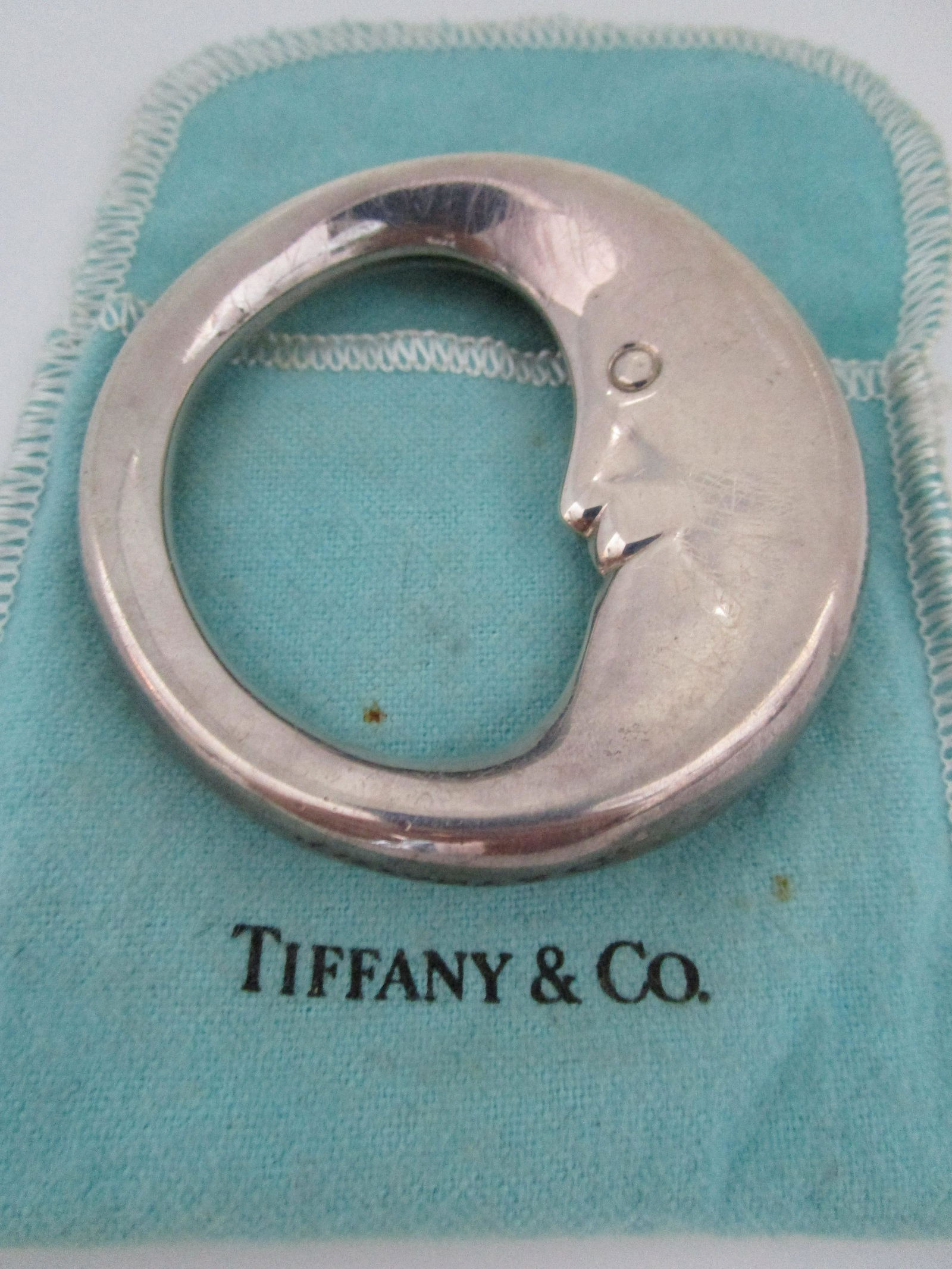 TIFFANY & CO MOON RATTLE STERLING SILVER W POUCH (1 of 6)