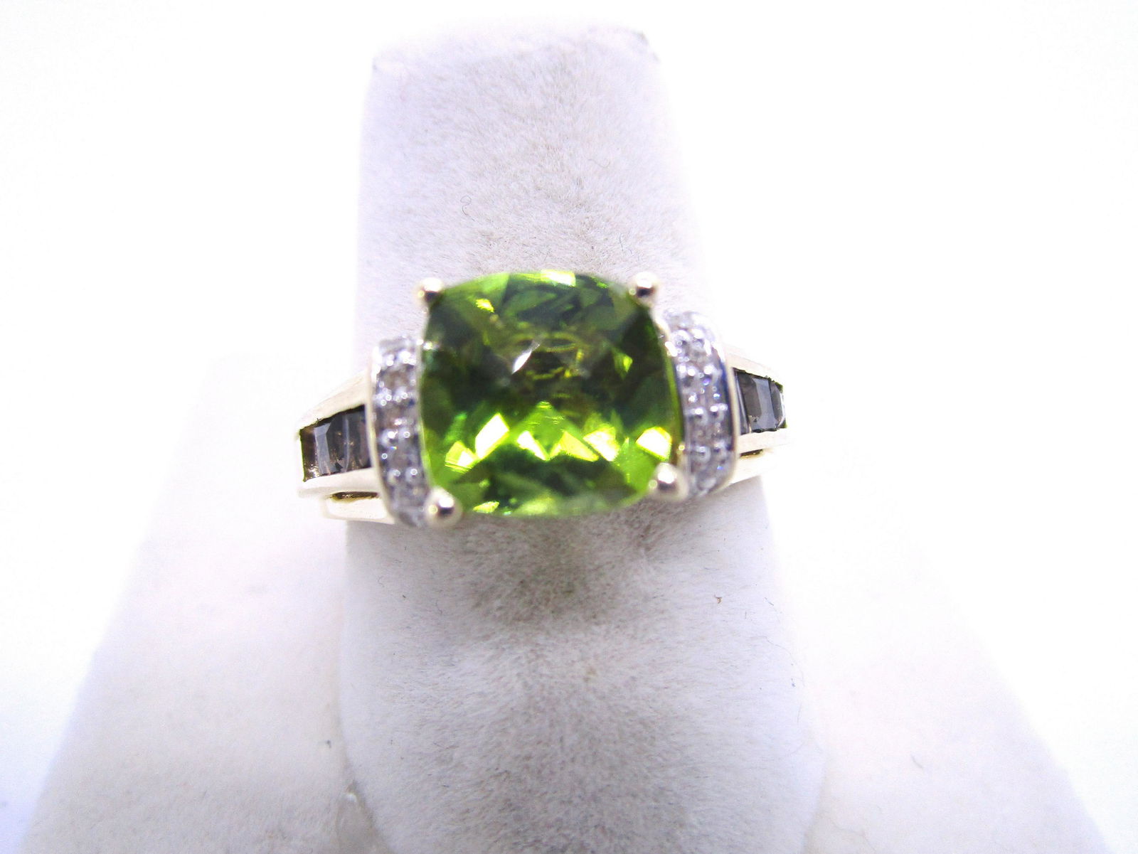 PERIDOT & DIAMOND RING YELLOW GOLD SIZE 7 (1 of 3)