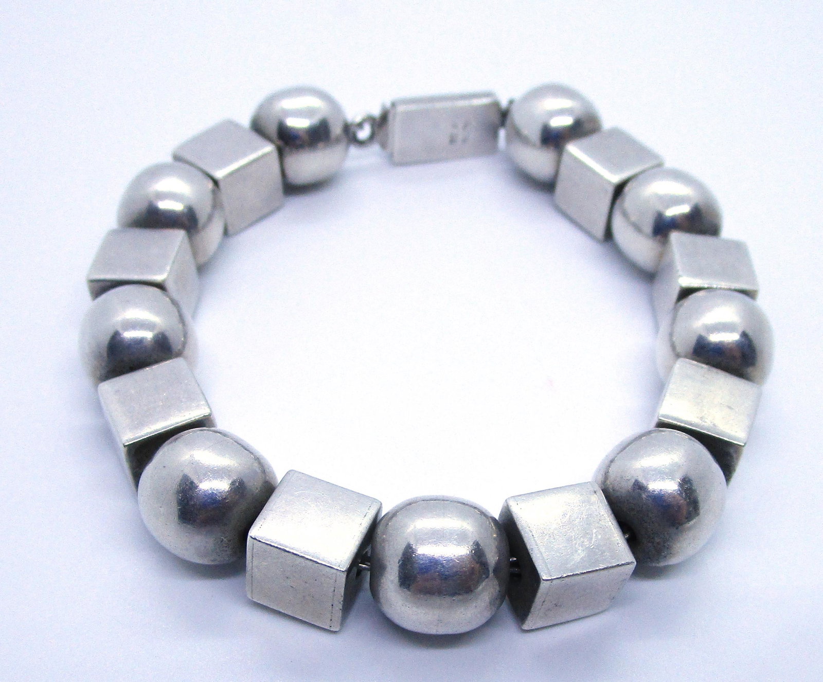 8" SQUARE & ROUND BEAD BRACELET STERLING SILVER (1 of 4)