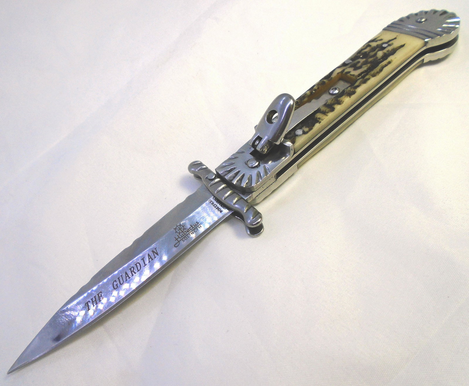 AUTOMATIC SWITCHBLADE KNIFE LEVER ACTION GUARDIAN: 3 3/8" BLADE, 8 1/4" OVERALL. SHARP. LEVER TYPE GUARDIAN. (USA SHIPPING $10)