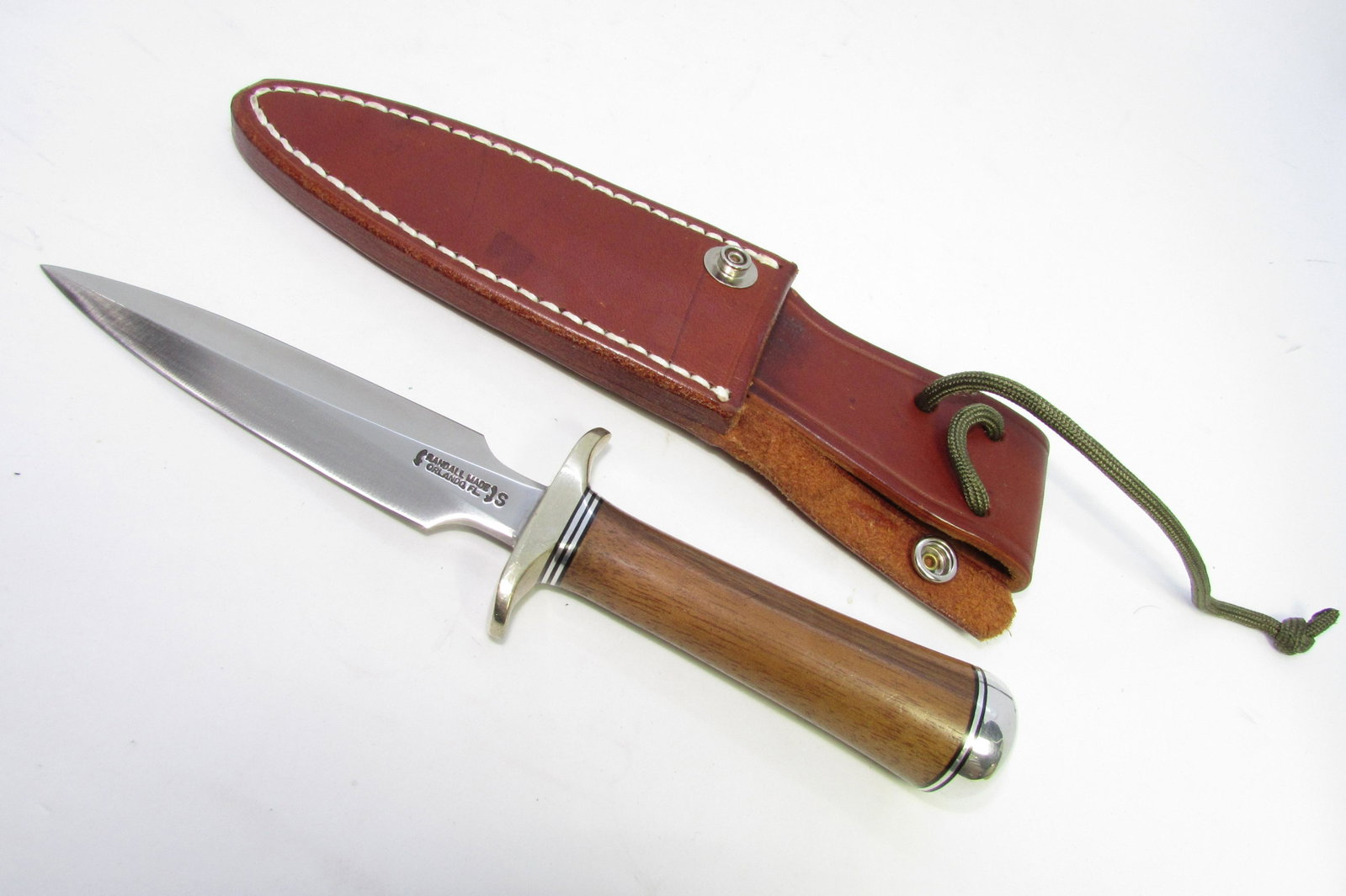RANDALL #2-4 KNIFE-SHEATH FIGHTING STILETTO DAGGER: RANDALL MODEL 2-4 FIGHTING STILETTO KNIFE w/ ORIGINAL LEATHER SHEATH. 4" STAINLESS BLADE, 7 7/8" OVERALL. WALNUT WOOD HANDLE. SHARP. (US SHIPPING $18)