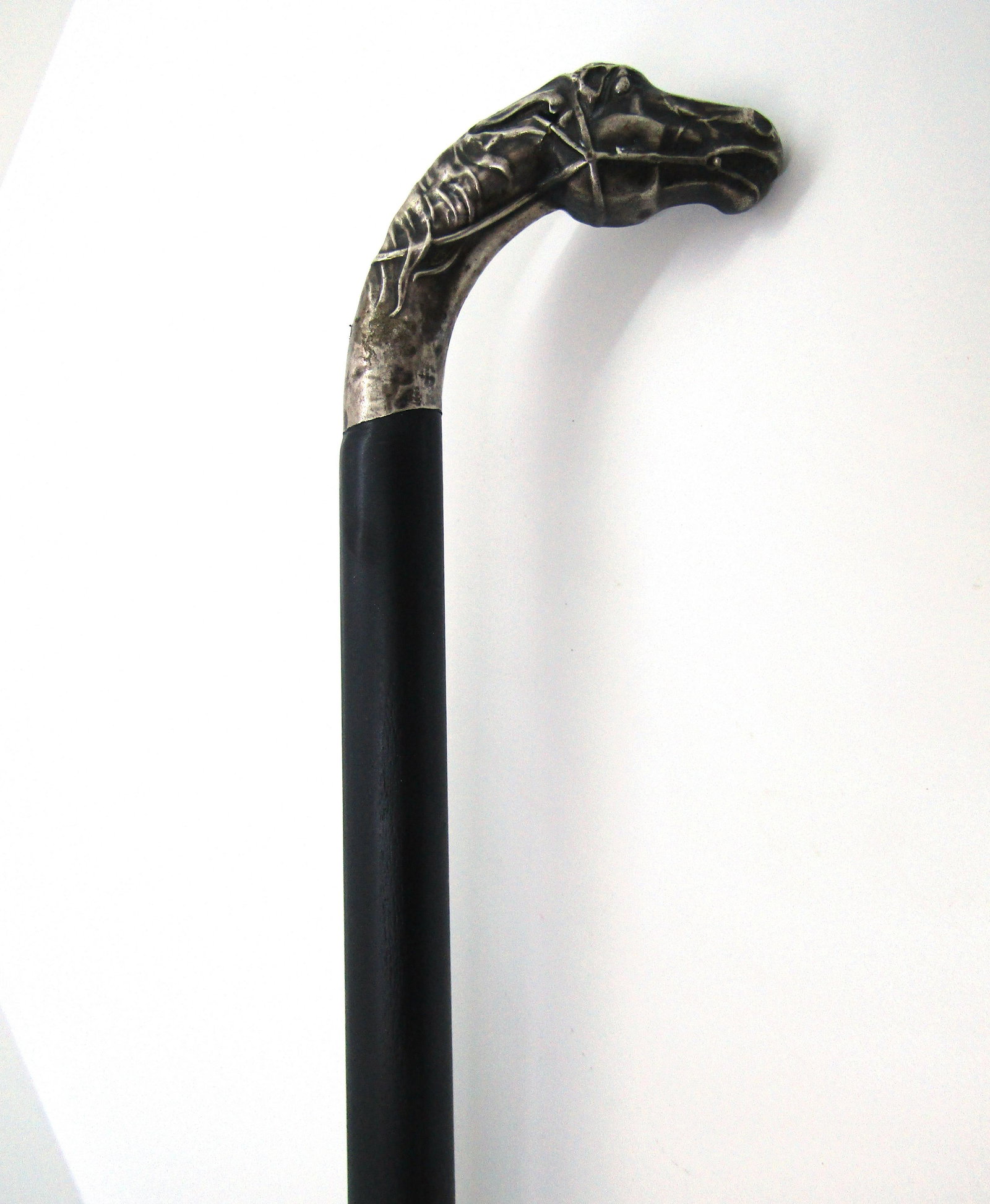 WOOD CANE STERLING SILVER HORSE HEAD HANDLE: 36.5" TALL, HANDLE 3.25" WIDE. (USA SHIPPING $30)