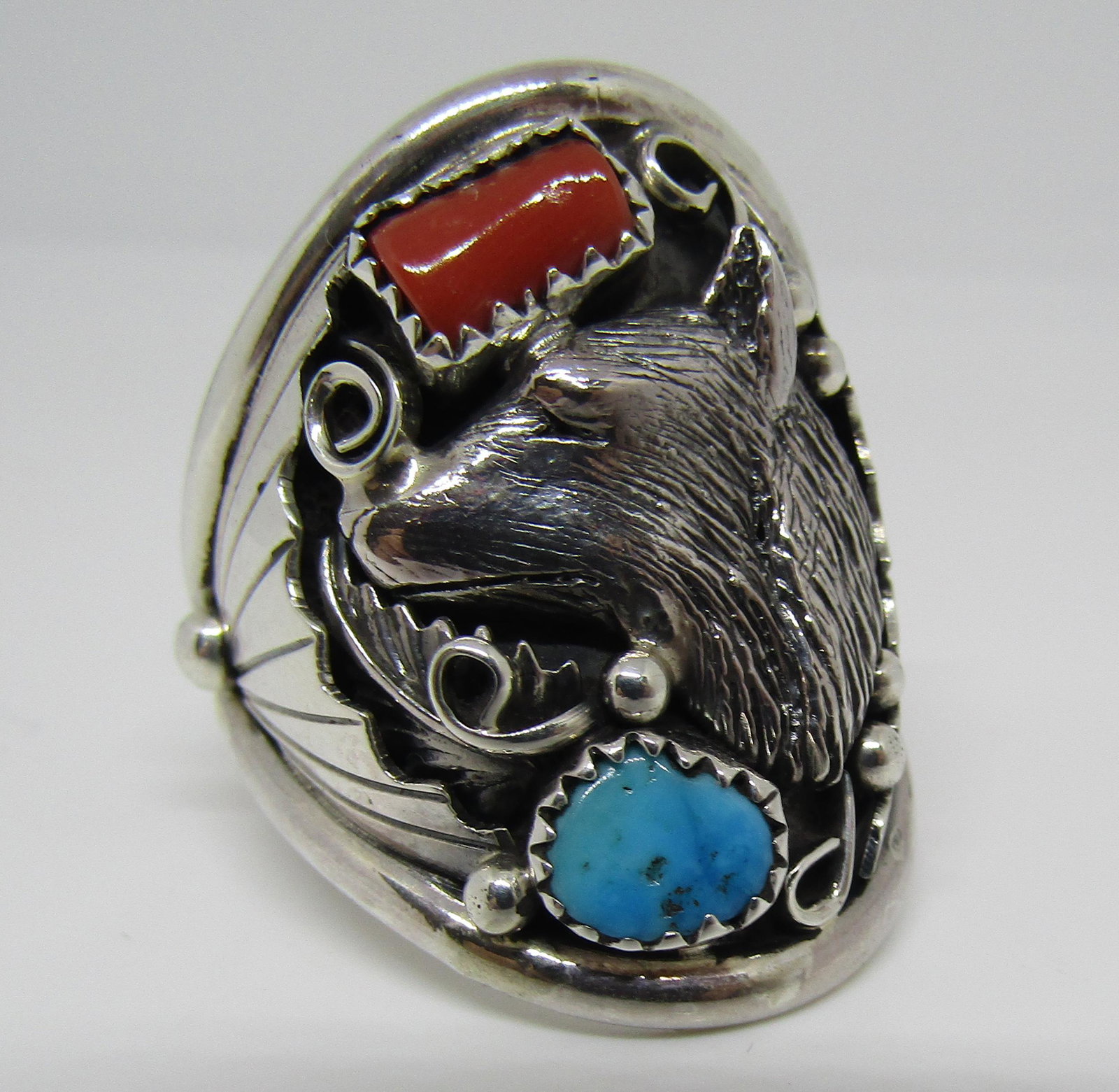 TSO TURQUOISE CORAL RING STERLING SILVER WOLF: SIGNED "TSO STERLING" COYOTE OR DOG VINTAGE ESTATE NATIVE AMERICAN SOUTHWEST INDIAN JEWELRY. SIZE 13. TOP MEASURES 32MM LONG. WEIGHS 14.2 GRAMS. EXCELLENT CONDITION. USA SHIPPING $5.