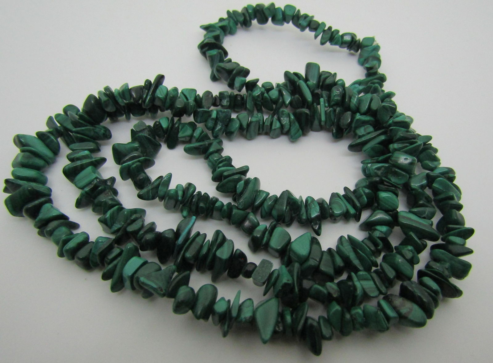 36" MALACHITE NUGGET BEAD NECKLACE STRAND: GENUINE GREEN MALACHITE STONE NUGGETS 10MM WIDE BY 36 INCHES LONG. WEIGHS 82.8 GRAMS. EXCELLENT CONDITION. USA SHIPPING $5.