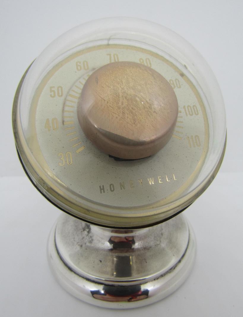 TIFFANY & CO THERMOMETER STERLING SILVER HONEYWELL: ALL GENUINE SIGNED " TIFFANY & CO MAKERS STERLING 22507". VINTAGE ESTATE PAPERWEIGHT, DESK THERMOMETER. 7.57 OZT. 53MM WIDE. ENGRAVED "CLEVELAND BOND CLUB 1964". USA SHPPING $5.