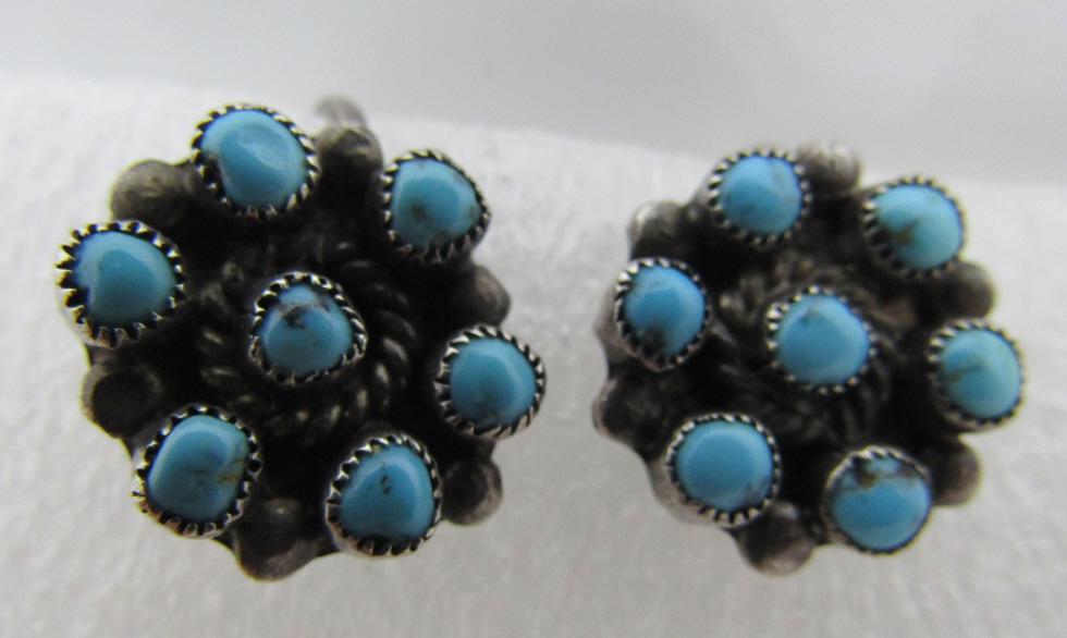 SNAKE EYE TURQUOISE EARRINGS STERLING SILVER: PETIT POINT ZUNI SCREWBACK EARRINGS UNMARKED TESTED STERLING SILVER VINTAGE ESTATE NATIVE AMERICAN SOUTHWEST INDIAN JEWELRY. BEZEL MOUNTED WITH 14 TURQUOISE STONES. TOP MEASURES 16MM WIDE. WEIGHS 6 GR