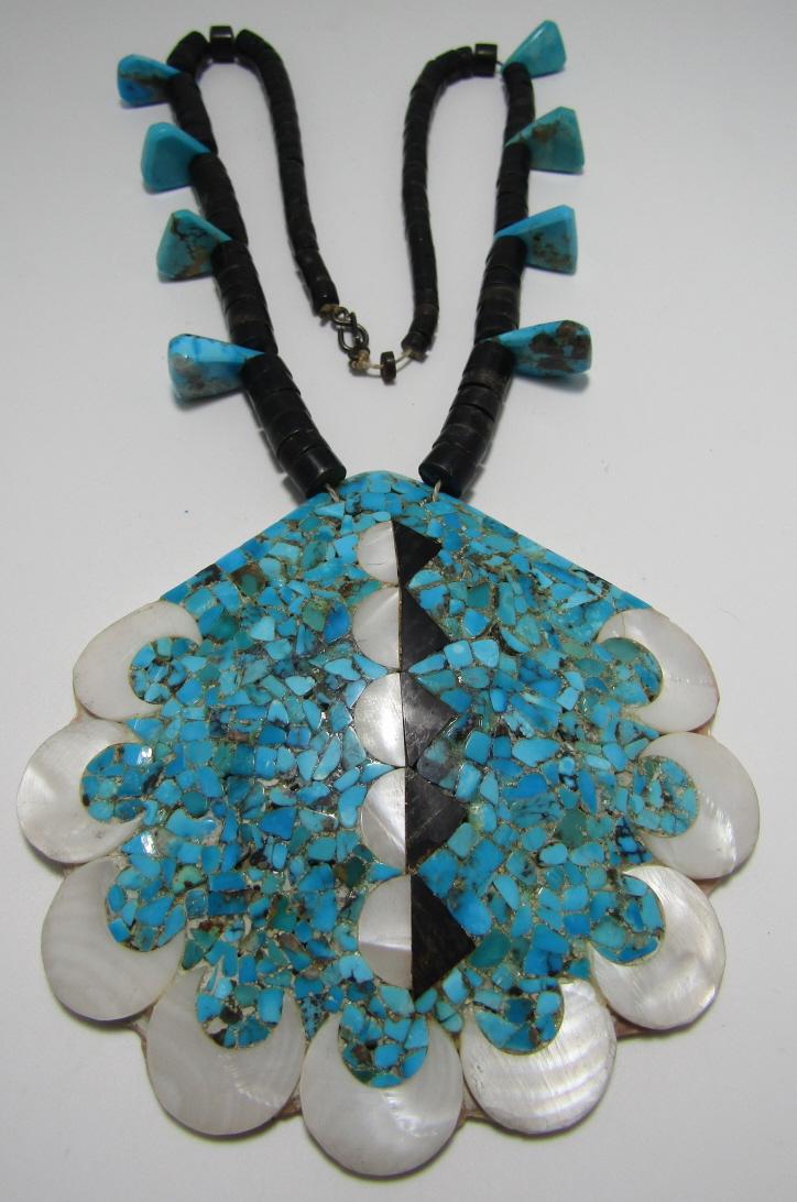 SANTO DOMINGO TURQUOISE SHELL NECKLACE HEISHI BEAD: MONUMENTAL KEWA SCALLOP SHELL INLAID WITH MOP & TURQUOISE STRAND WEIGHS 127 GRAMS. UNMARKED FINDINGS TESTED STERLING SILVER. VINTAGE ESTATE NATIVE AMERICAN SOUTHWEST NAVAJO INDIAN JEWELRY. BEADS 6MM T