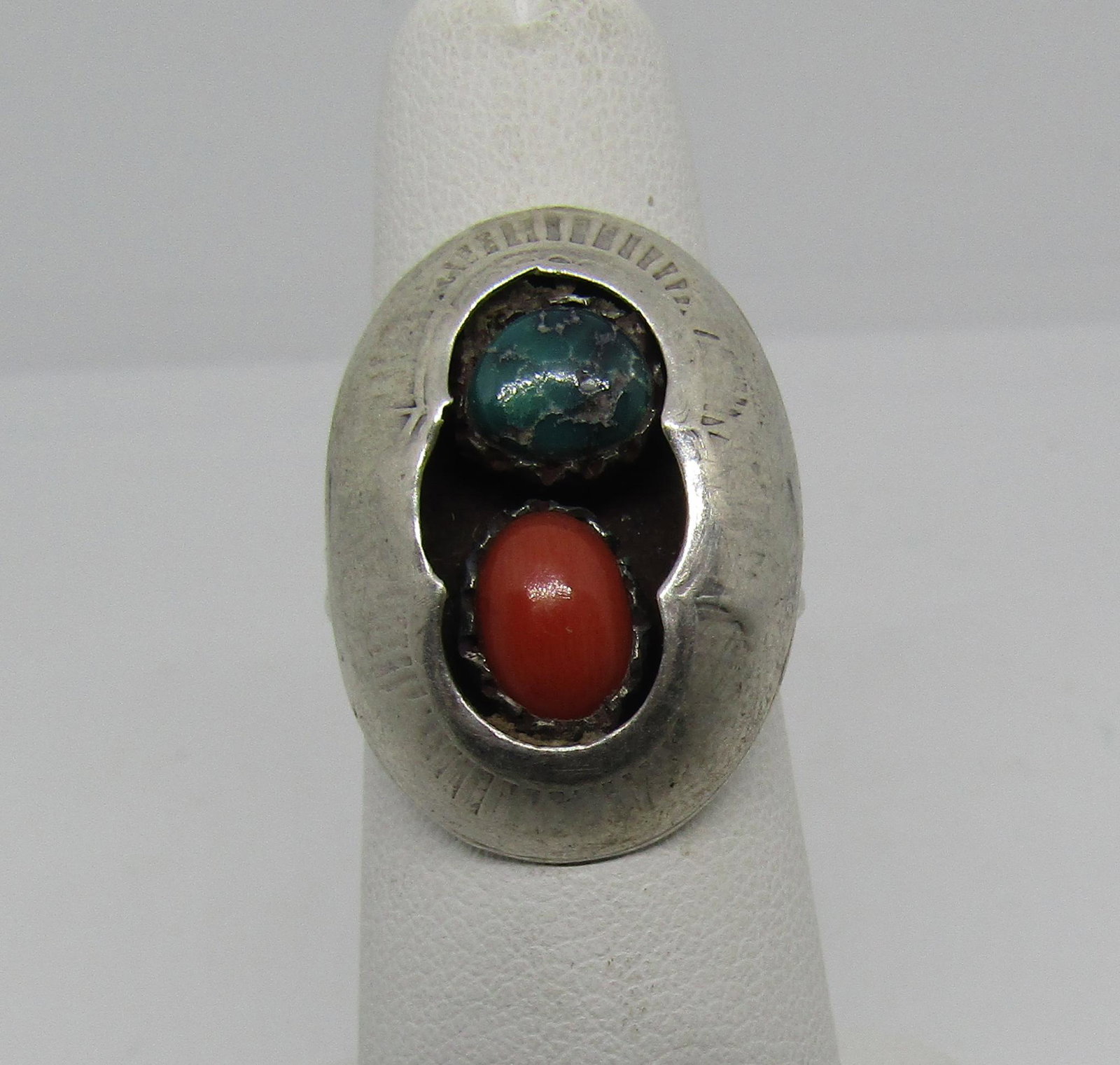 RED CORAL TURQUOISE STERLING SILVER NAVAJO RING: VINTAGE NATIVE AMERICAN SOUTHWESTERN SHADOW BOX RING SIZE 6 - 6.5. TESTED 925 STERLING. 1" LONG X 5/8" WIDE. WEIGHS 5.7 GRAMS. USA SHIPPING $5.