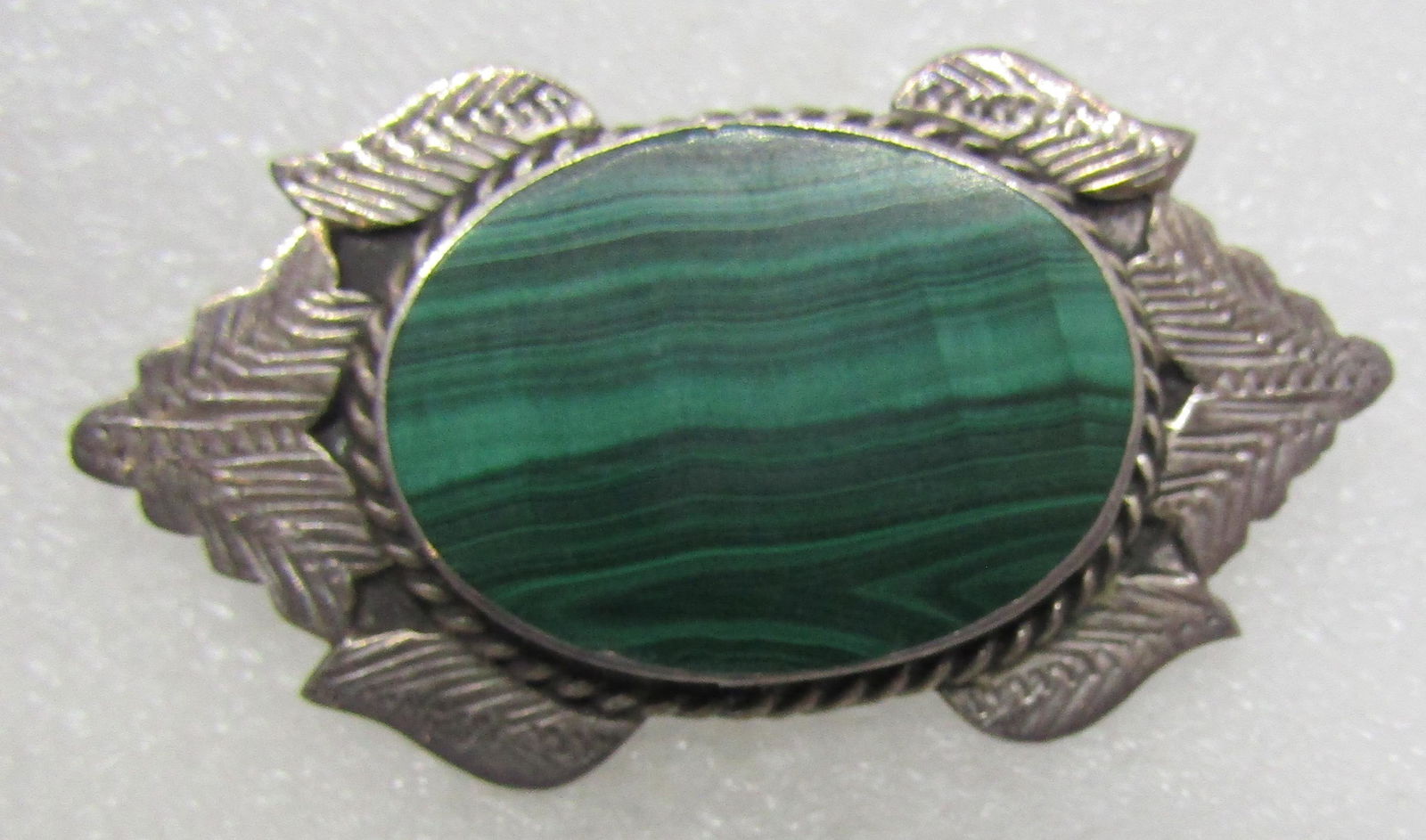 LANDSCAPE MALACHITE PIN STERLING SILVER BROOCH: BEAUTIFUL GEMSTONE. PIN 51MM BY 28MM. WEIGHS 12.1GRAMS. VINTAGE ESTATE. USA SHIPPING $5.