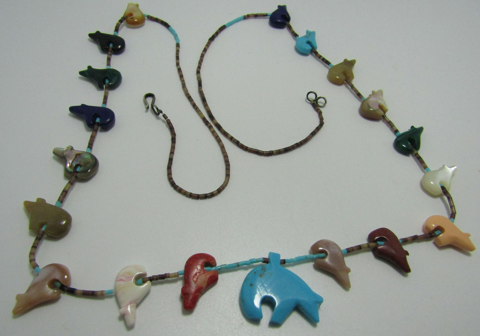 29" ZUNI FETISH NECKLACE HEISHI TURQUOISE BEADS: COLLECTION OF 19 CARVED STONE BEARS: LAPIS MALACHITE, TURQUOISE, MOP, ABALONE PLUS OTHERS. VINTAGE ESTATE NATIVE AMERICAN SOUTHWEST INDIAN JEWELRY. WEIGHS 21.2 GRAMS. 29 INCHES LONG OVERALL. USA SHIPP