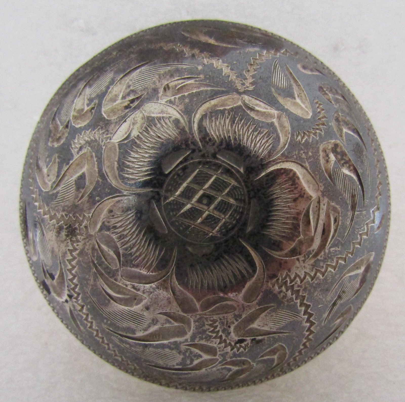 EARLY CONCHO PIN STERLING SILVER MEXICO BROOCH: ENGRAVED PIN HALLMARKED PLUS "MEXICO STERLING". OLD PAWN NATIVE AMERICAN SOUTHWEST JEWELRY. MEASURES 44MM. WEIGHS 13.6 GRAMS. PIN WORKS FINE. VINTAGE ESTATE EXCELLENT USED CONDITION. USASHIPPING $5.