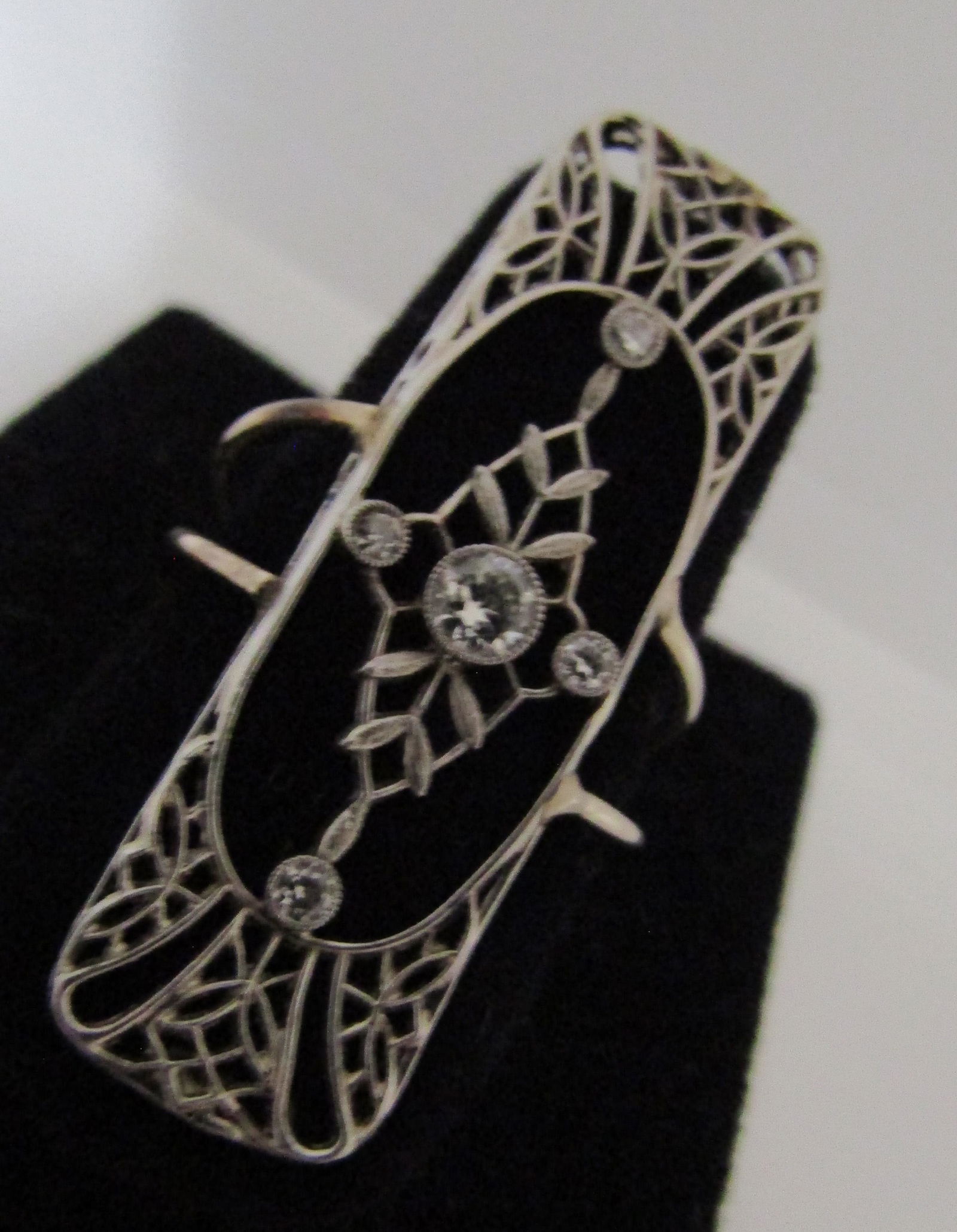 PLATINUM & 18K GOLD 5 DIAMOND FILIGREE RING: SHOWSTOPPER 36MM LONG BY 12MM WIDE FILIGREE PLATINUM TOP MOUNTED WITH 5 ANTIQUE VS DIAMONDS 40 POINTS TOTAL. CUSTOM MADE 18K GOLD SHANK SIZE 7 1/2. TOTAL WEIGHT 3.7 GRAMS. USA SHIPPING $10.