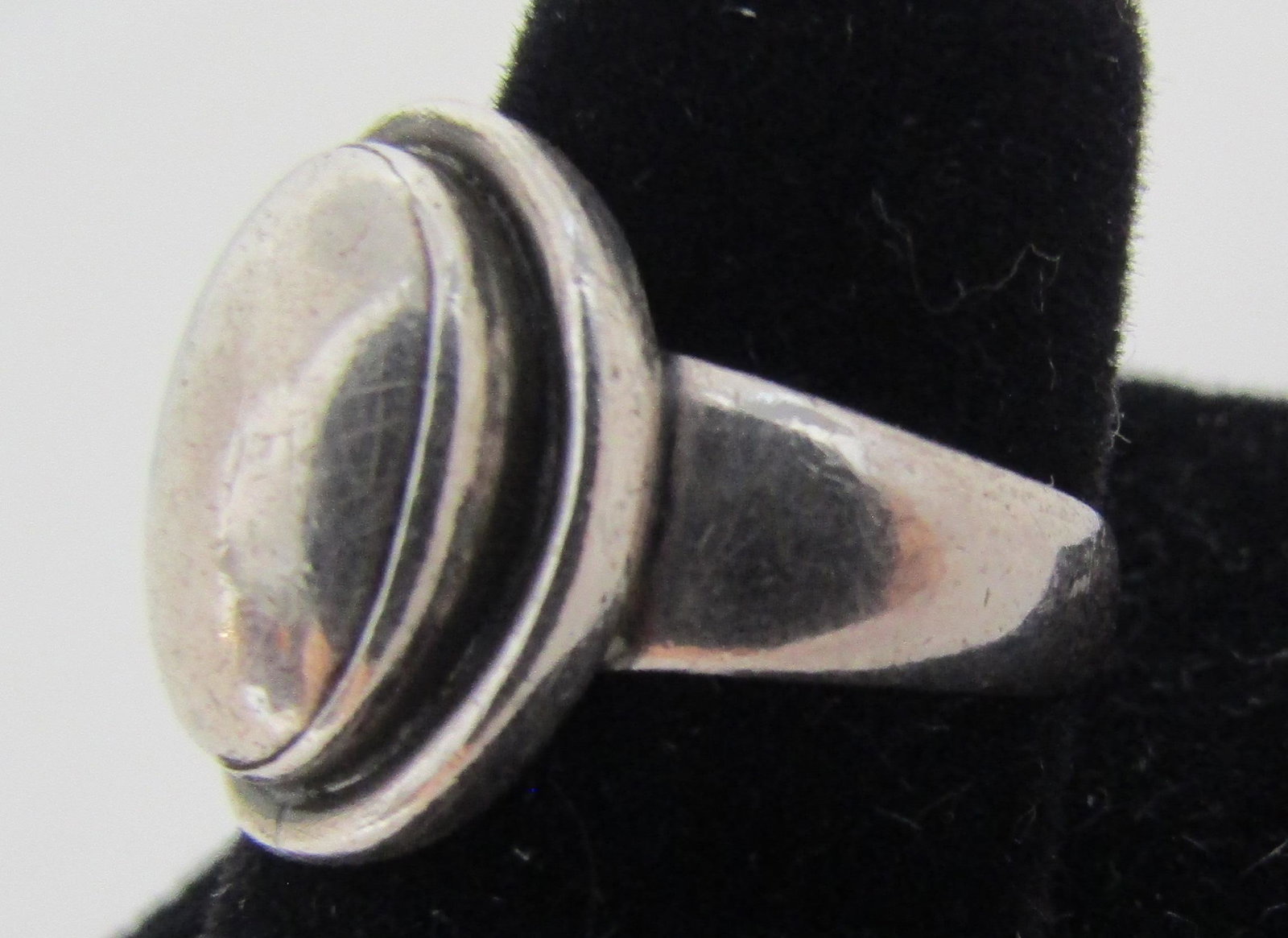 GEORG JENSEN #46 RING STERLING SILVER DENMARK: VINTAGE ESTATE SIZE 6 3/4. SIGNED "925 GEORG JENSEN STERLING DENMARK 46 B" TOP MEASURES 17MM BY 14MM. WEIGHS 5.2 GRAMS. EXCELLENT USED CONDITION, WAS SIZED AT SOME POINT. USA SHIPPING $5.