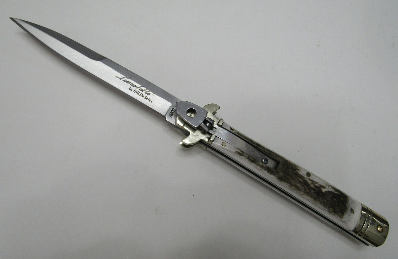 LEVERLETTO SWITCHBLADE KNIFE STAG: A LARGE 9 3/4 INCH SWITCH BLADE KNIFE WITH 4 1/2 INCH BLADE WITH STAG GRIP. US SHIPPING $10