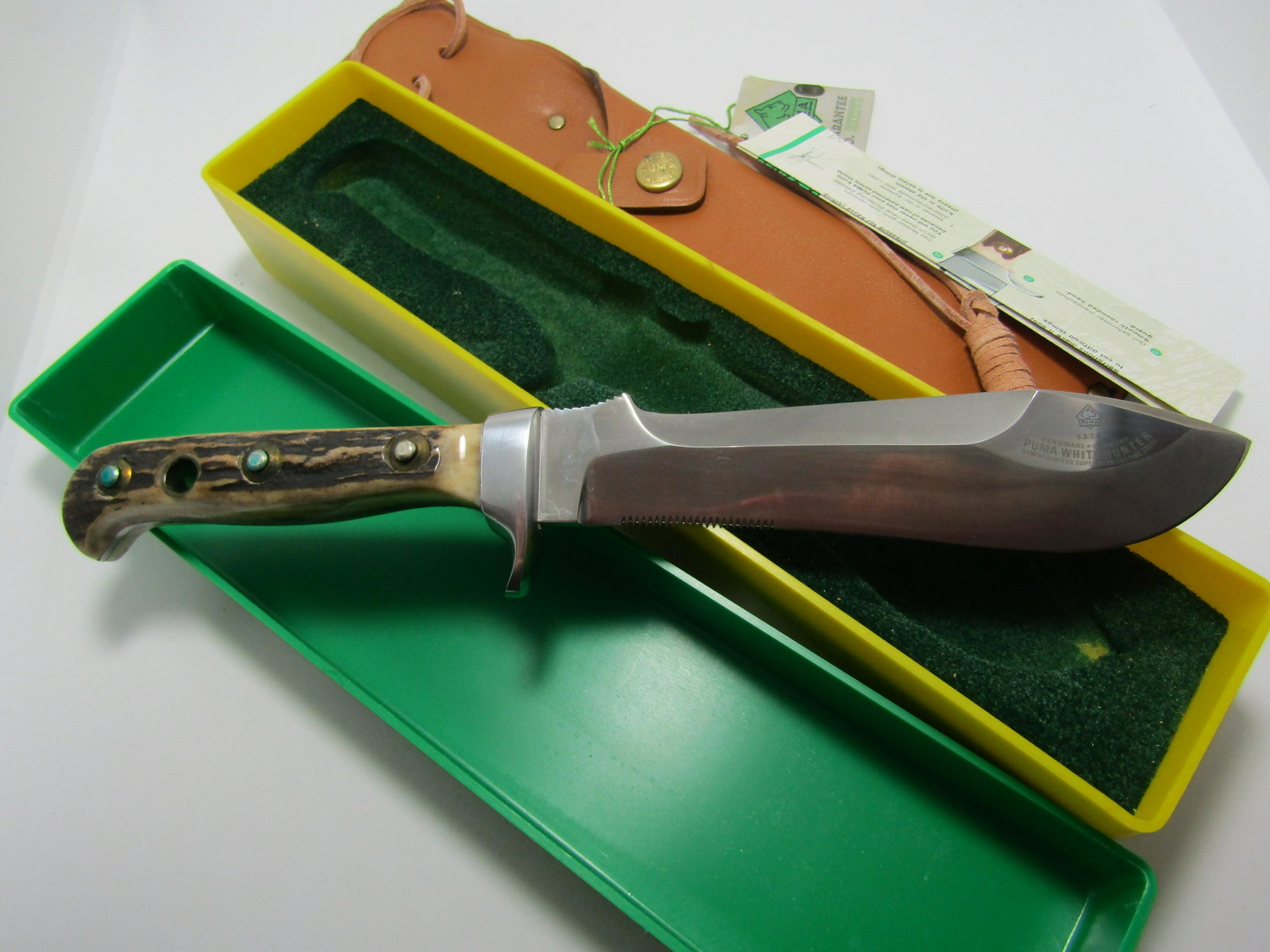 PUMA WHITE HUNTER KNIFE: PUMA 10 3/4 INCH WITH 6 INCH BLADE. HAS STAG GRIP. LIKE NEW IN BOX WITH PAPERS. USA SHIPPING $15