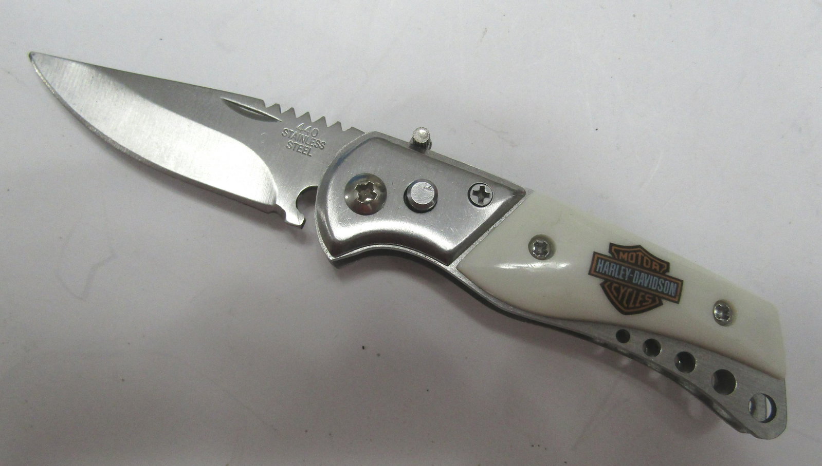 HARLEY DAVIDSON SWITCHBLADE KNIFE: HARLEY DAVIDSON SWITH BLADE KNIFE 5 1/2 INCH LONG WITH 2 1/4 INCH BLADE. WORKS PERFECT. USA SHIPPING $6