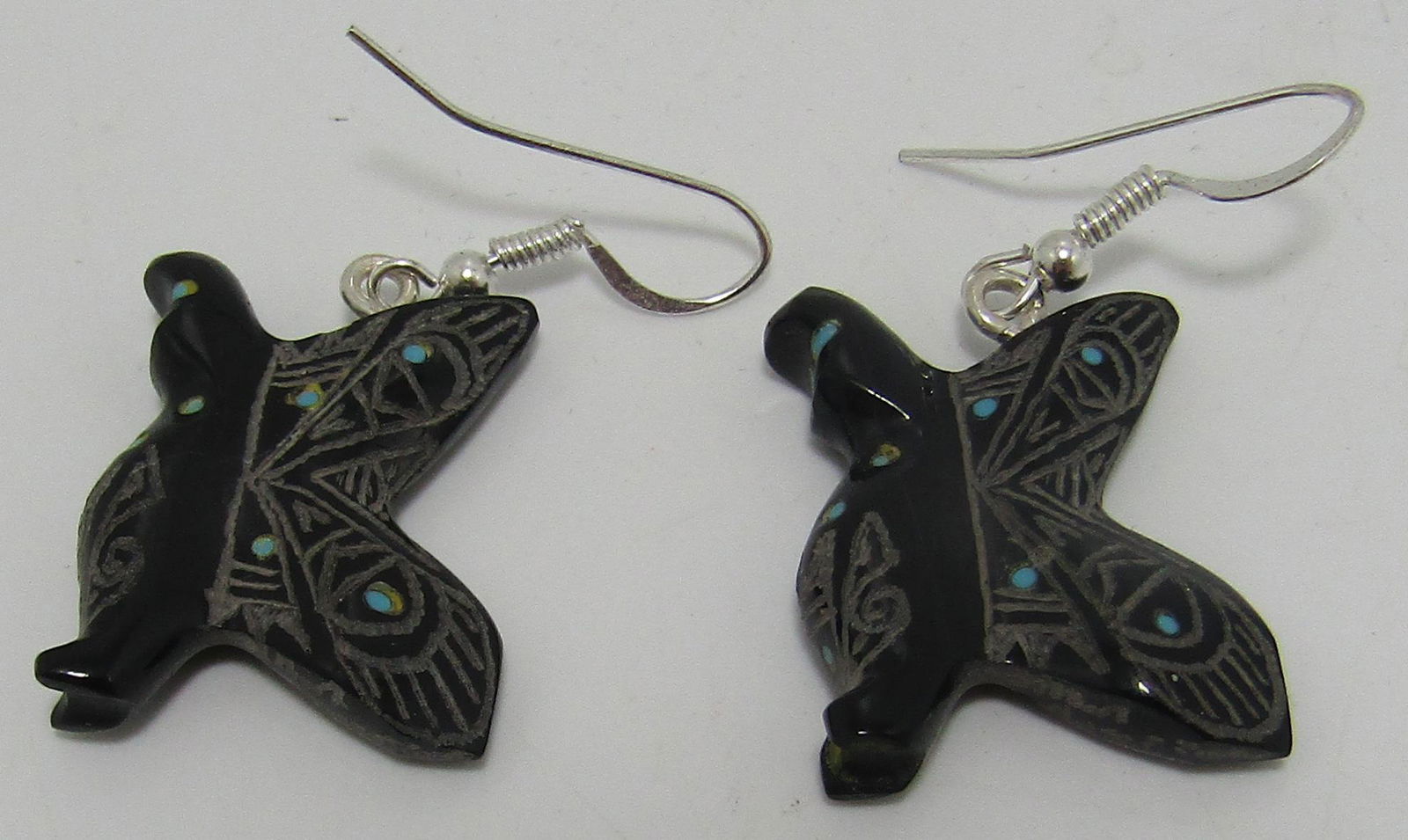 DILBERT GASPER ZUNI CARVED STONE FETISH EARRINGS (1 of 2)