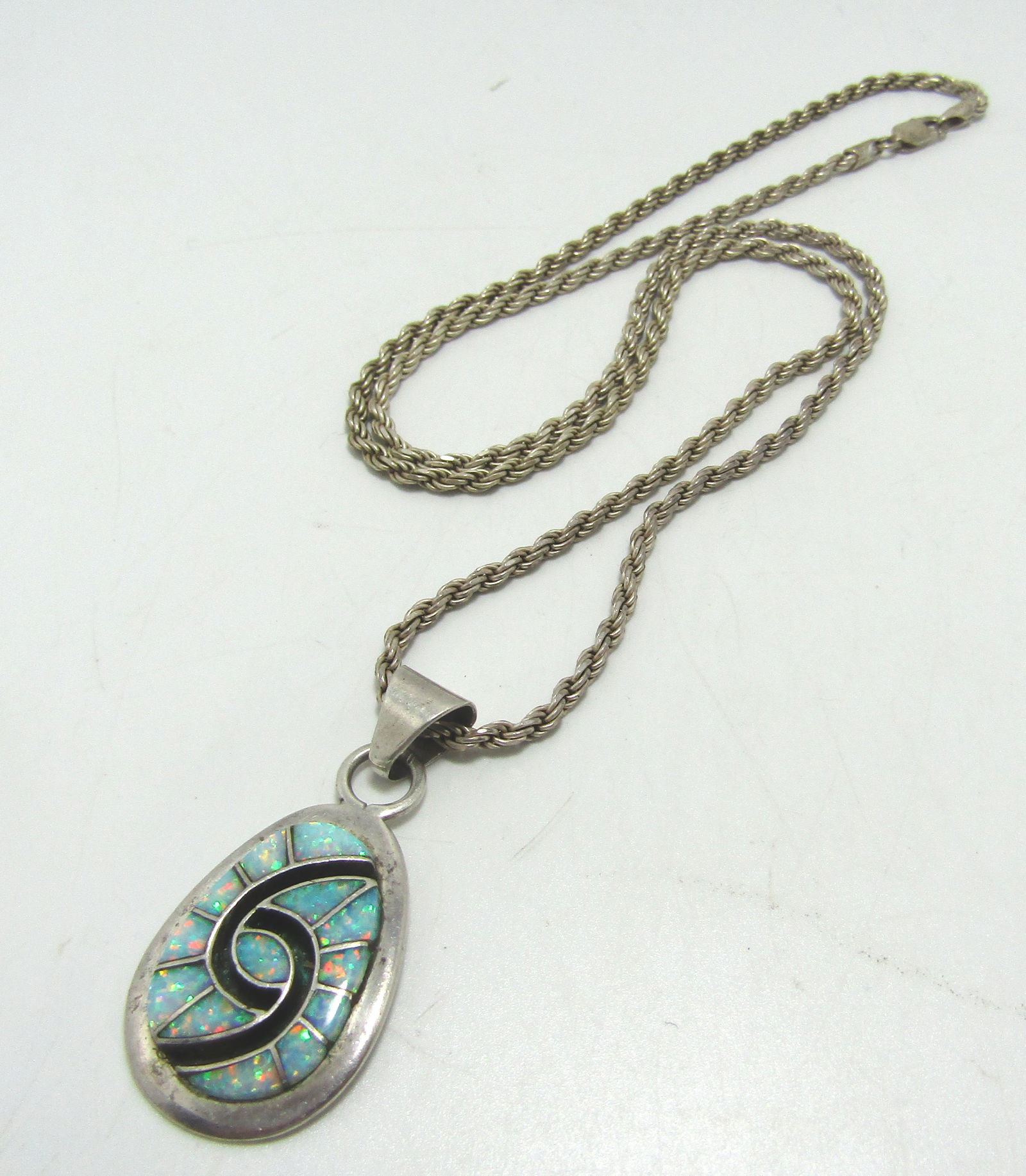 AMY QUANDELACY OPAL HUMMINGBIRD NECKLACE STERLING (1 of 4)