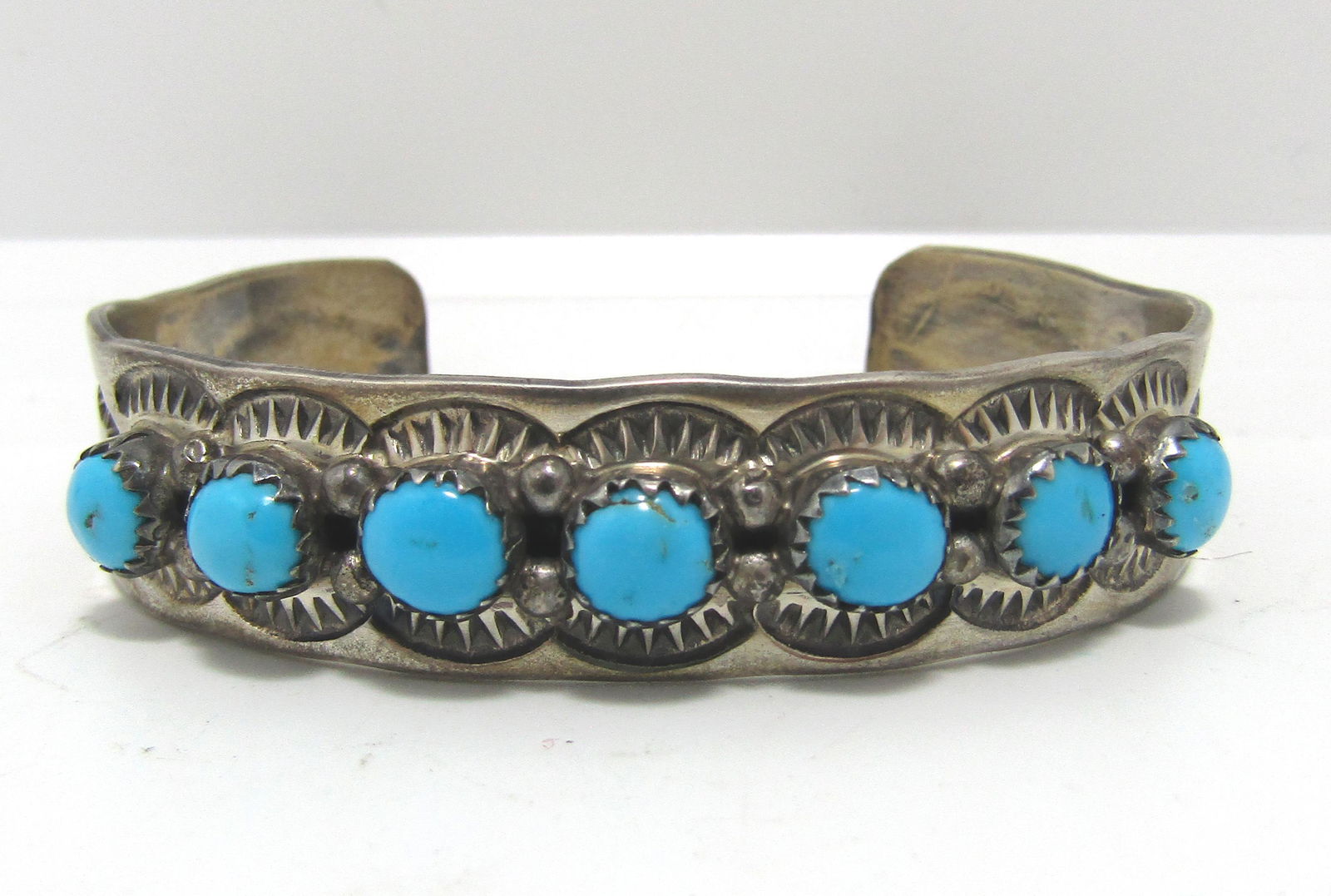 JERRY BAHE NAVAJO STERLING GEM TURQUOISE BRACELET (1 of 5)