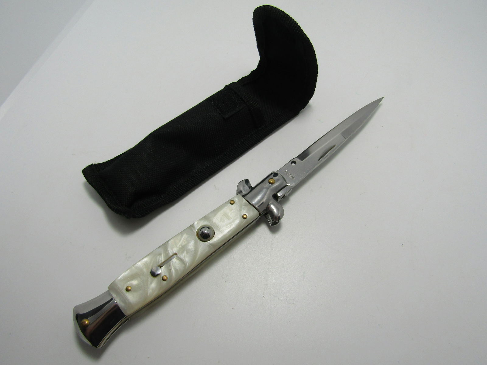 STILETTO SWITCHBLADE KNIFE (1 of 4)