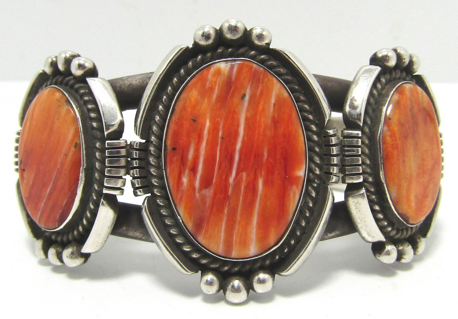 EW SPINY OYSTER SHELL BRACELET STERLING SILVER CUF (1 of 4)