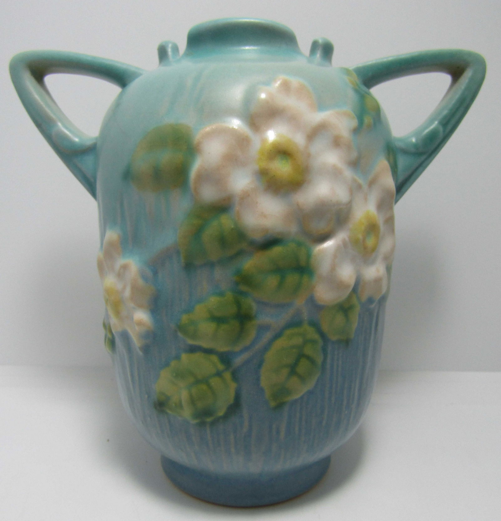 ROSEVILLE #979-6 BLUE WHITE ROSE VASE ART POTTERY (1 of 6)