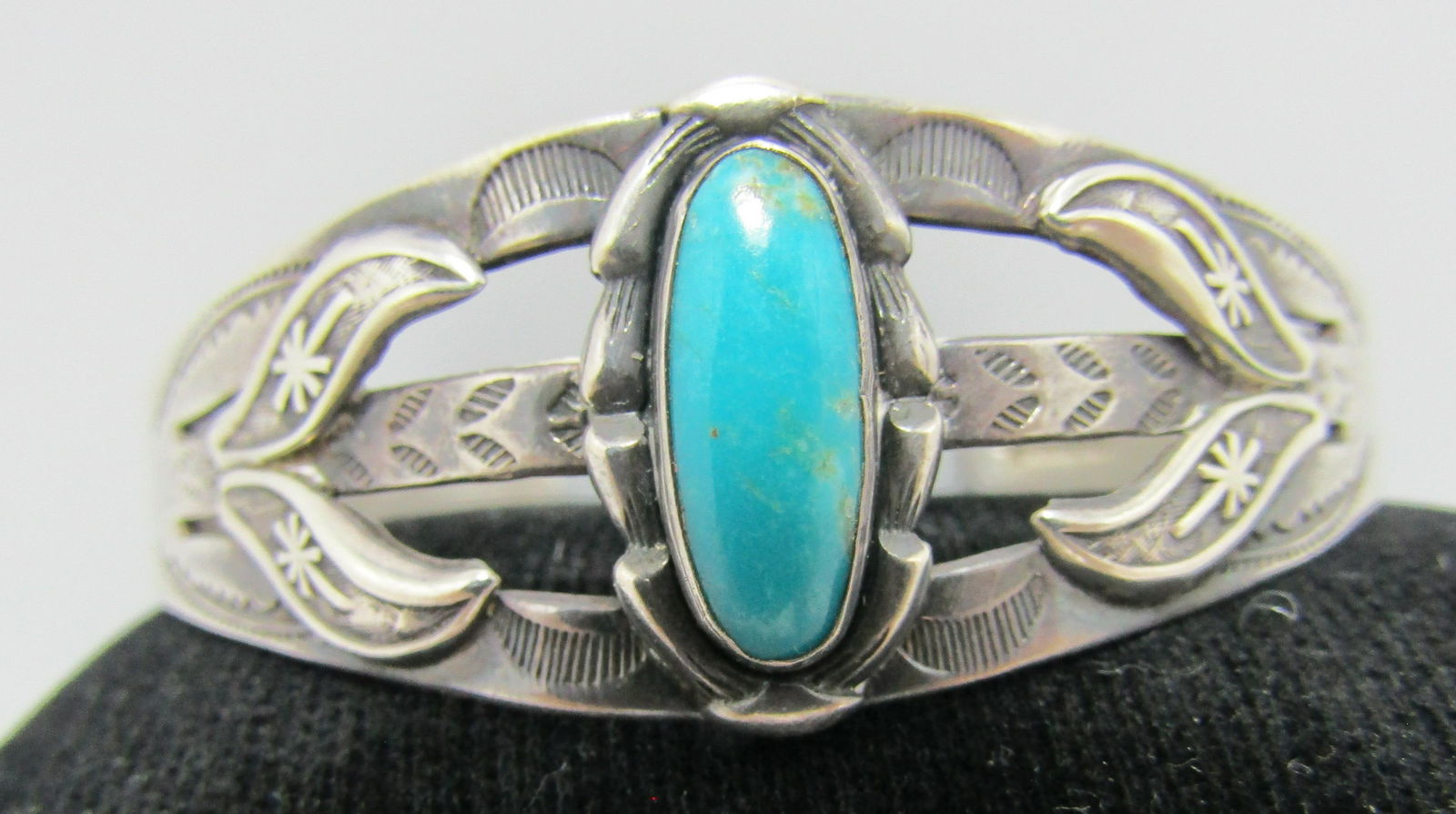 FRED HARVEY ERA TURQUOISE CUFF BRACELET STERLING (1 of 5)