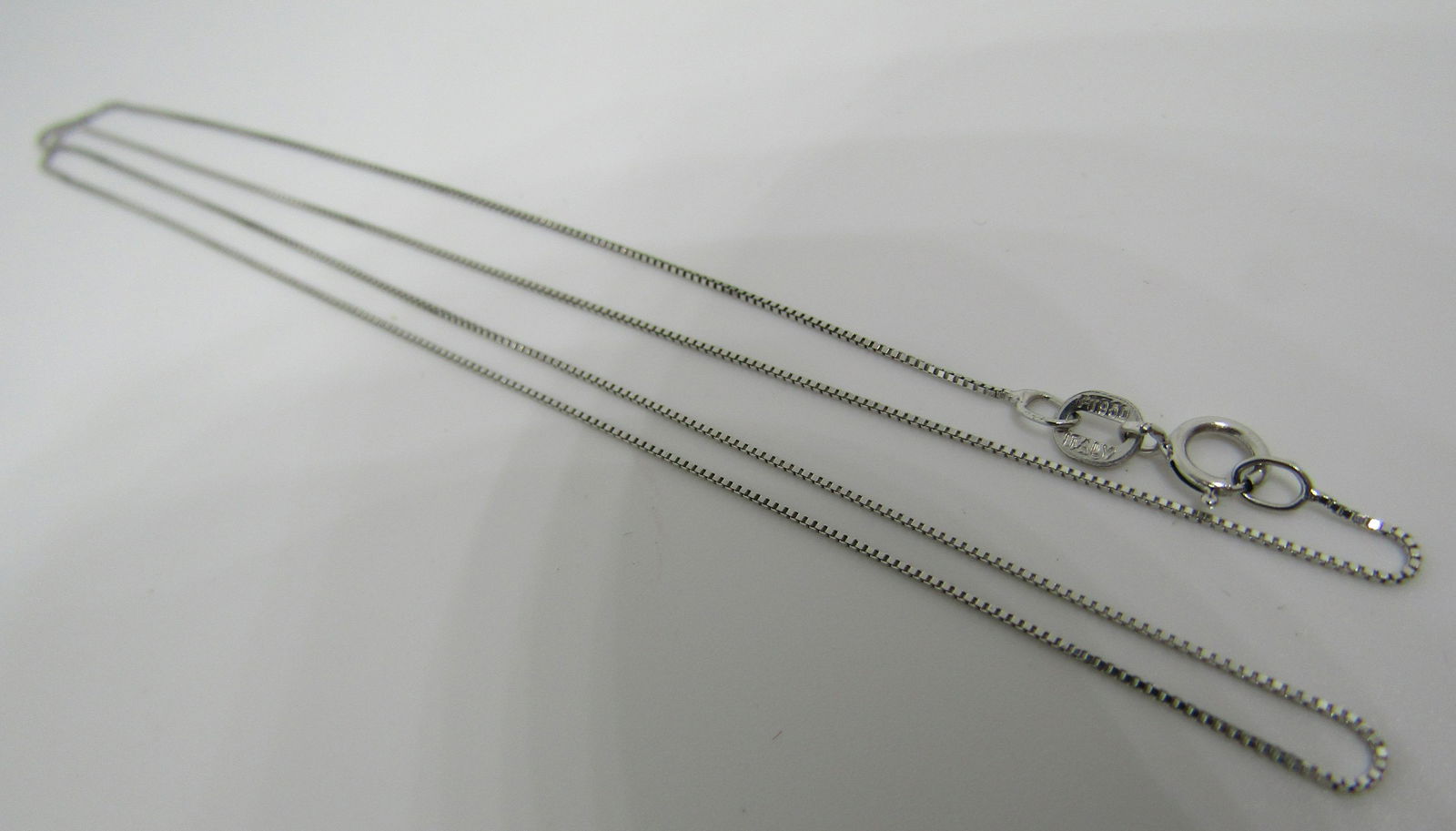 18" PLATINUM BOX LINK CHAIN NECKLACE 950 (1 of 2)