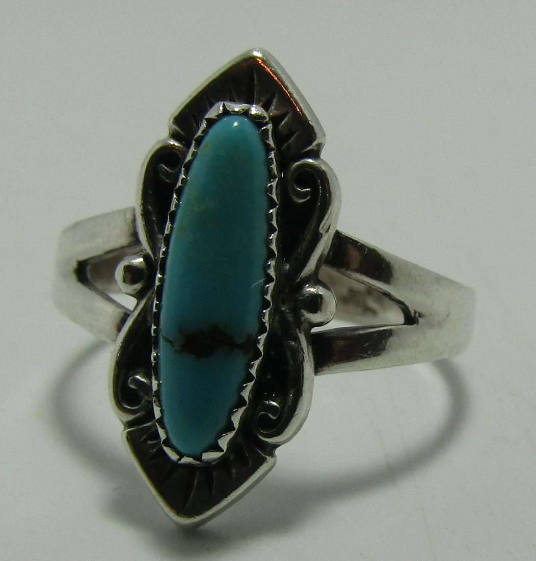 FRED HARVEY ERA TURQUOISE RING STERLING SILVER: HALLMARKED FOR BELL TRADING & "STERLING" SILVER & GENUINE TURQUOISE ( SECURELY MOUNTED IN A SAW TOOTH BEZEL WITH AN ORIGINAL NATURAL INCLUSSION). VINTAGE ESTATE NATIVE AMERICAN SOUTHWEST INDIAN NAVAJO