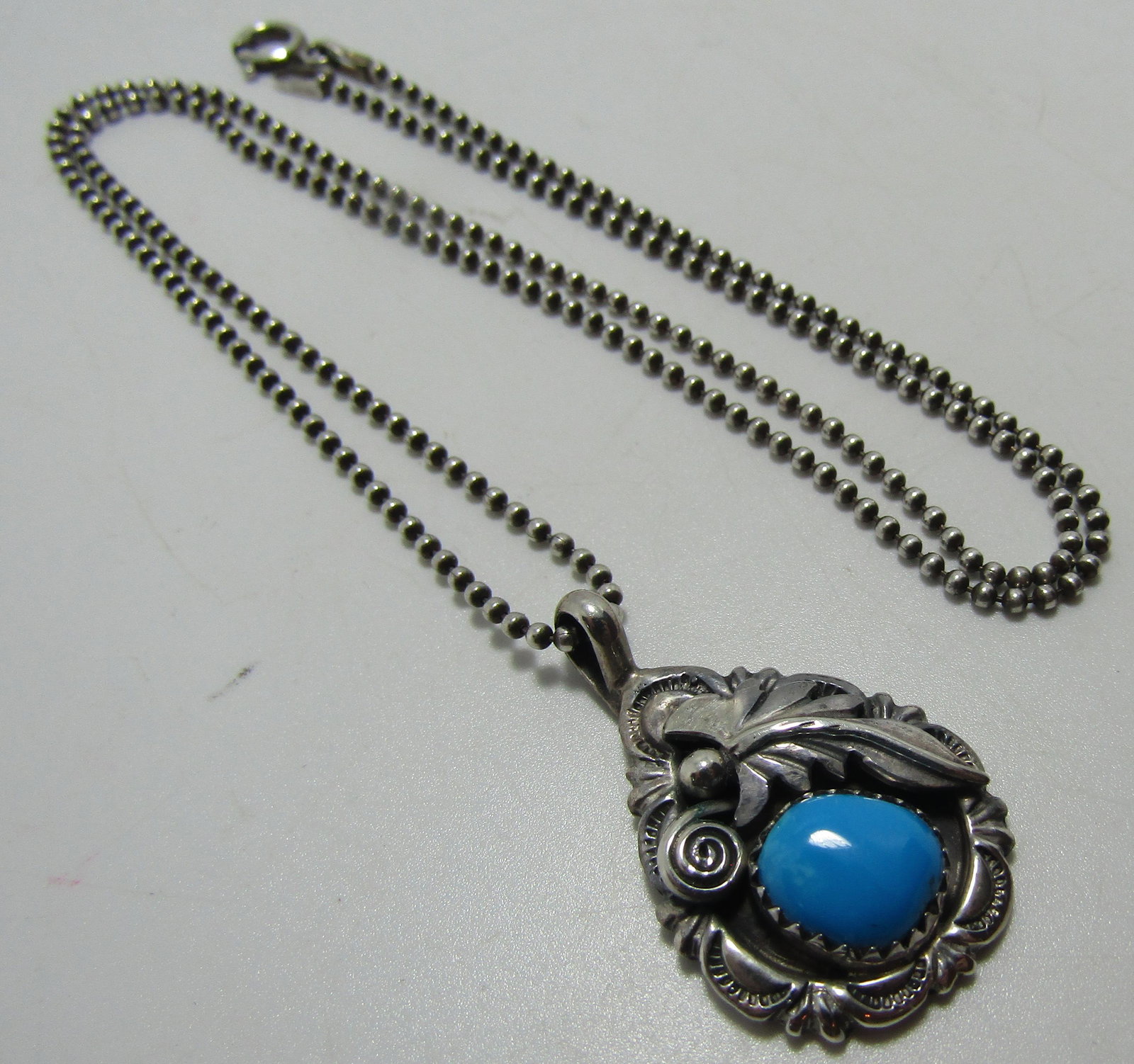 SLEEPING BEAUTY TURQUOISE NECKLACE PENDANT STERLIN (1 of 3)