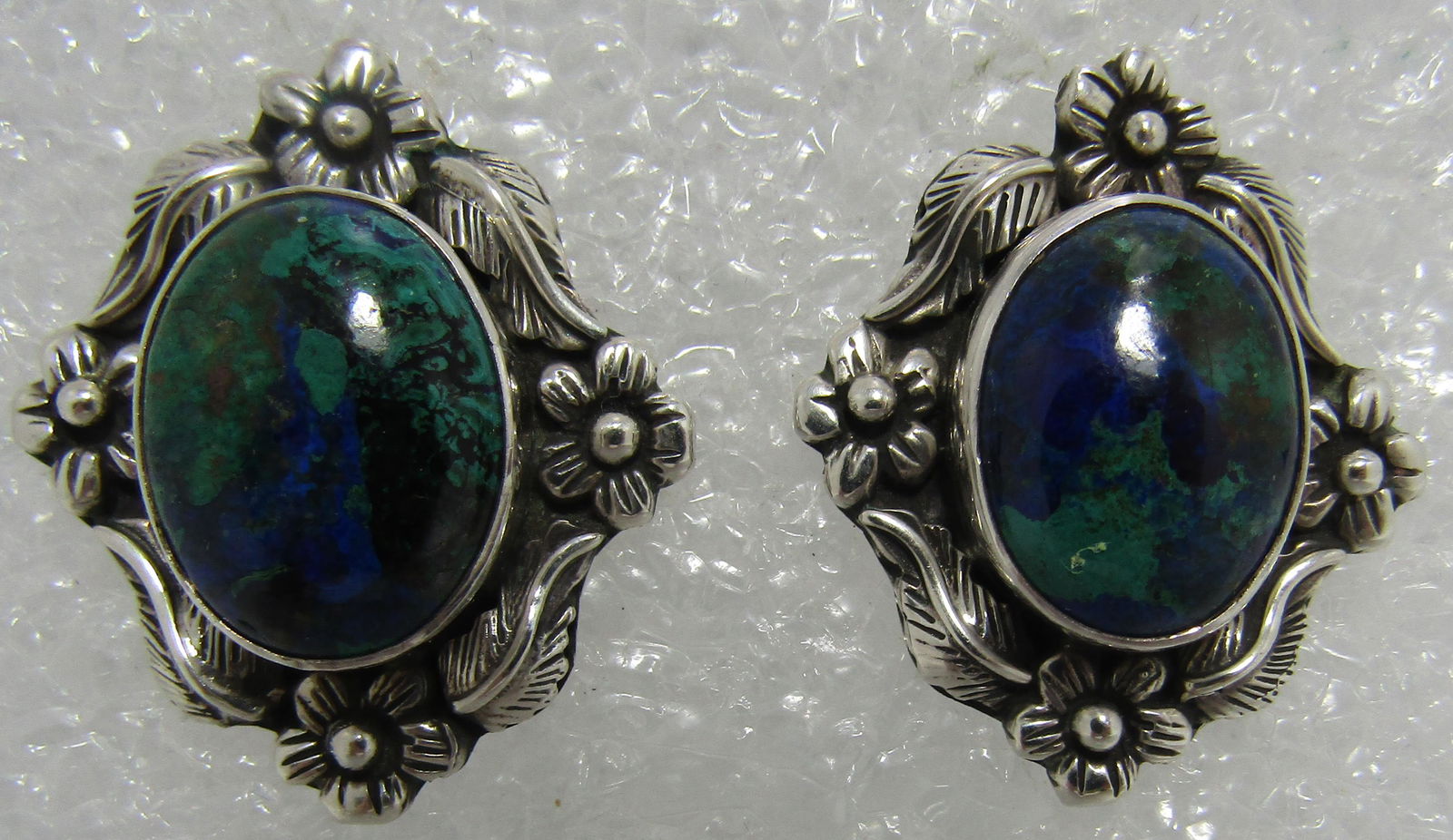 CAROL FELLEY AZURITE EARRINGS STERLING SILVER: SIGNED "CDF 89 STERLING". FAMOUS SOUTHWEST ANGLO ARTIST. MEASURES 28MM BY 24MM. WEIGHS 13.3GRAMS. AZURITE LOOKS LIKE LAPIS & MALACHITE. EXCELLENT USED CONDITION. USA SHIPPING $5.