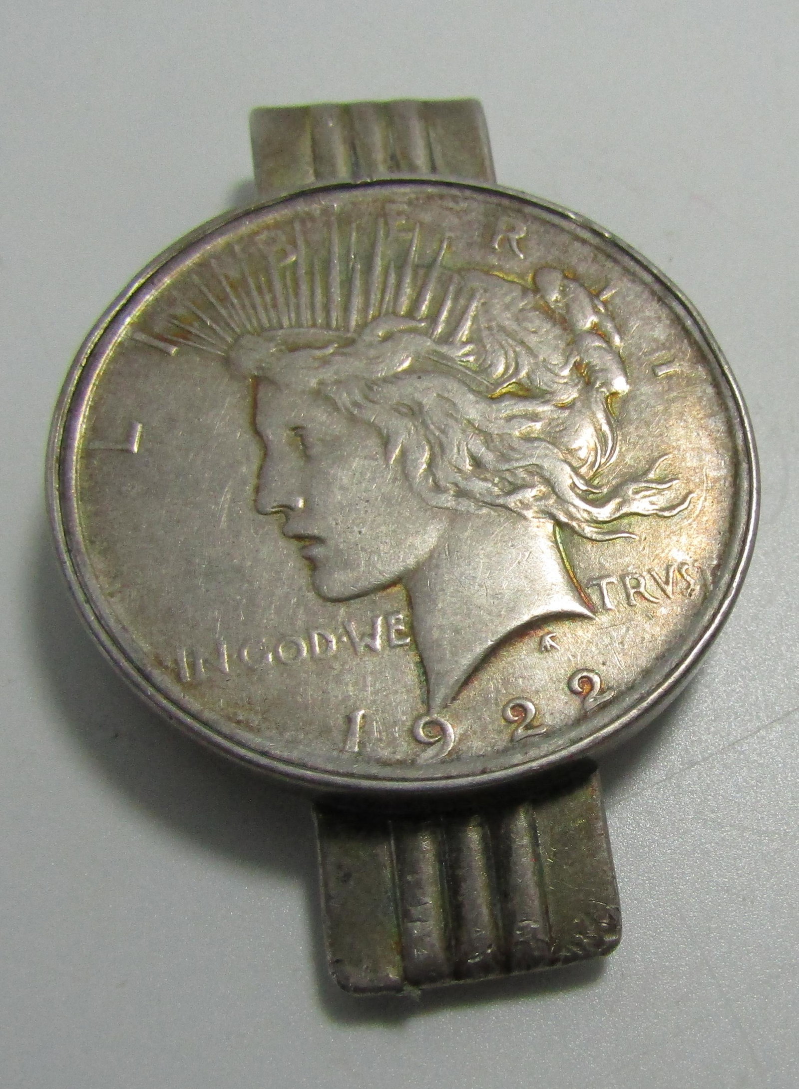 STERLING SILVER DOLLAR MONEY CLIP 1922 US COIN: 1922 SILVER DOLLAR IN A STRLING MONEY CLIP. 49.8 GRAMS. US SHIPPING $5.