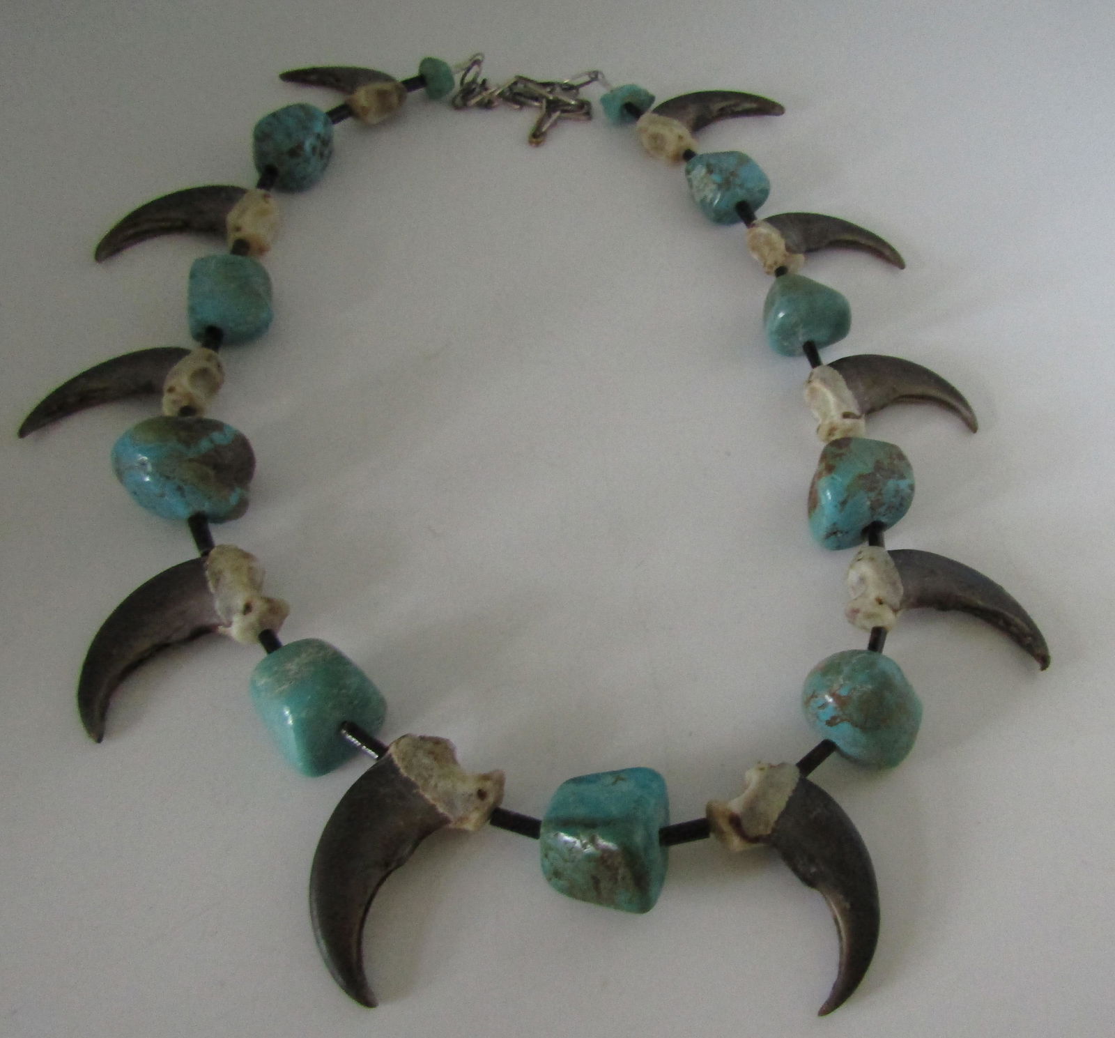 BEAR CLAW STERLING SILVER TURQUOISE NECKLACE (1 of 2)