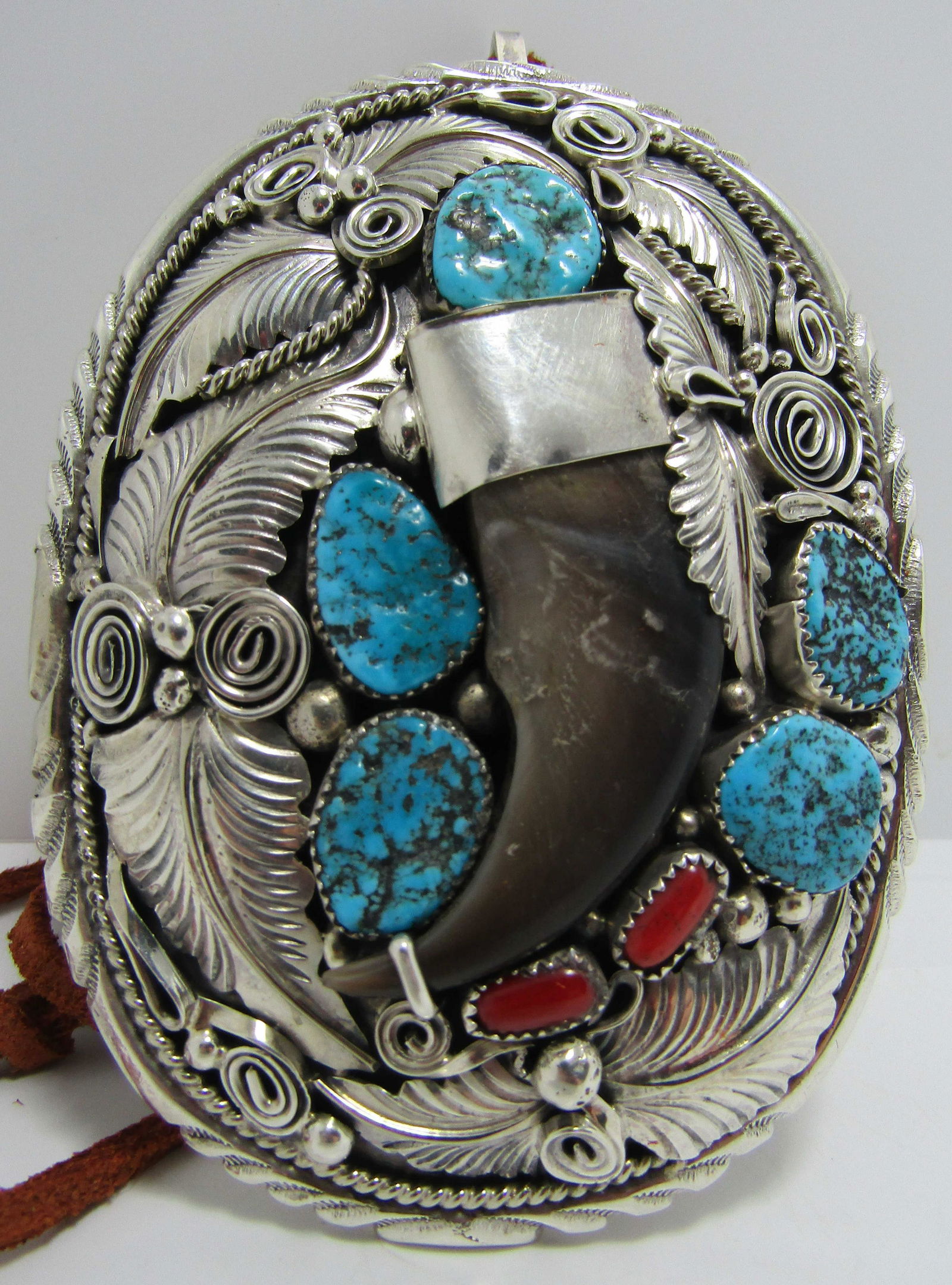 LARGE BEAR CLAW TURQUOISE STERLING PENDANT NECKLAC (1 of 3)