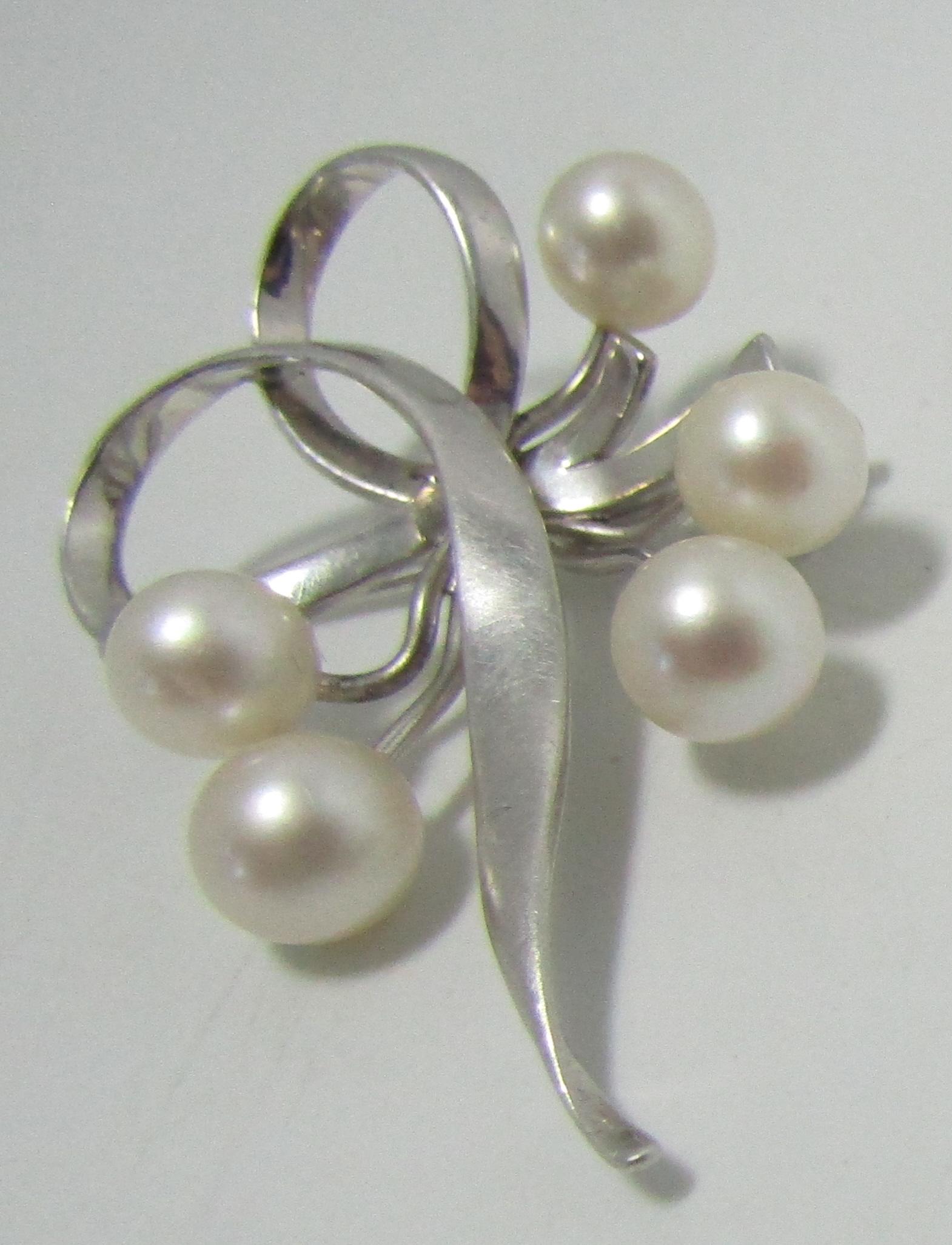 7MM MIKIMOTO 5 PEARL PIN STERLING SILVER BROOCH (1 of 3)