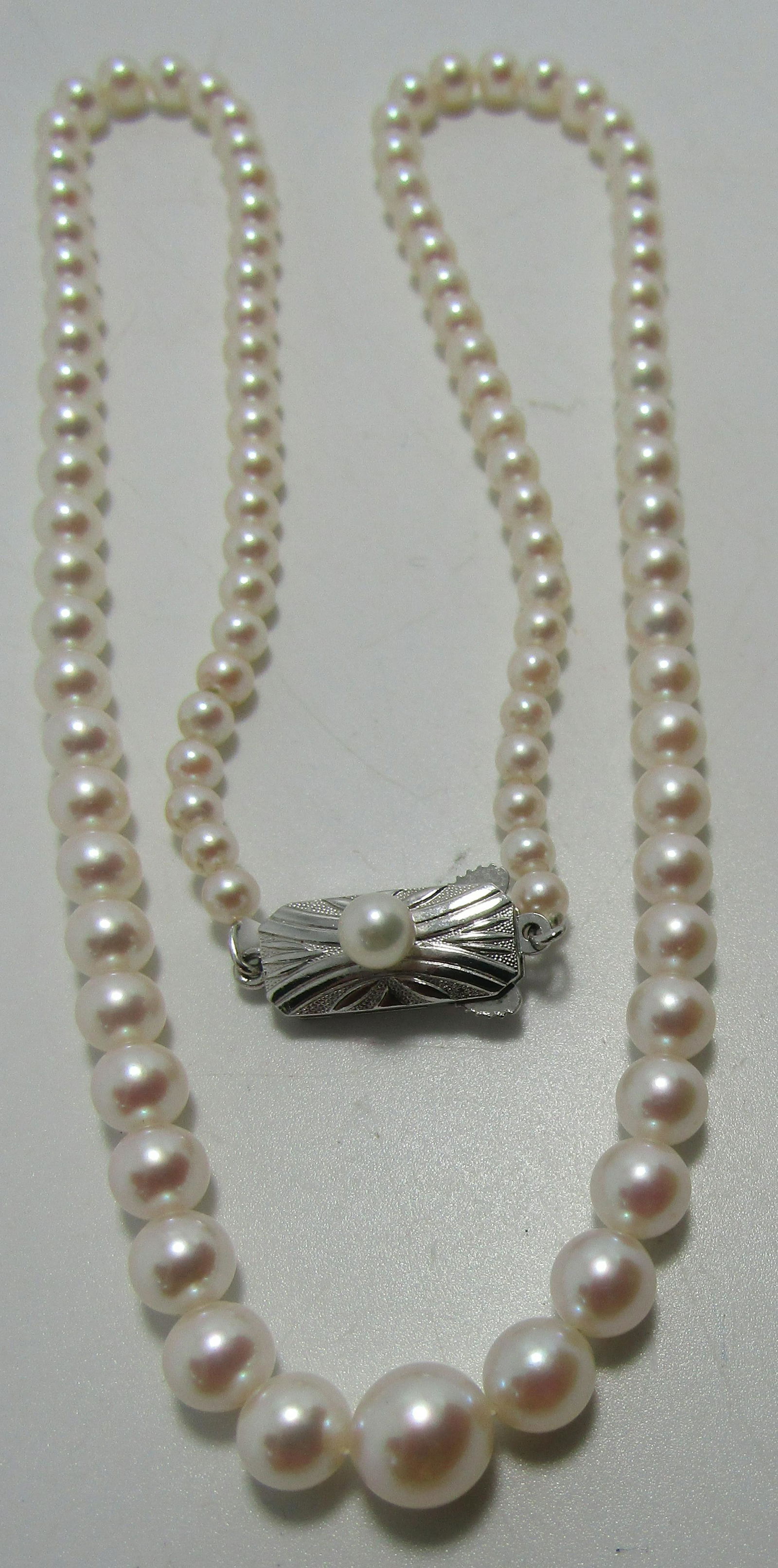 MIKIMOTO PEARL NECKLACE STERLING SILVER GRADUATED (1 of 3)